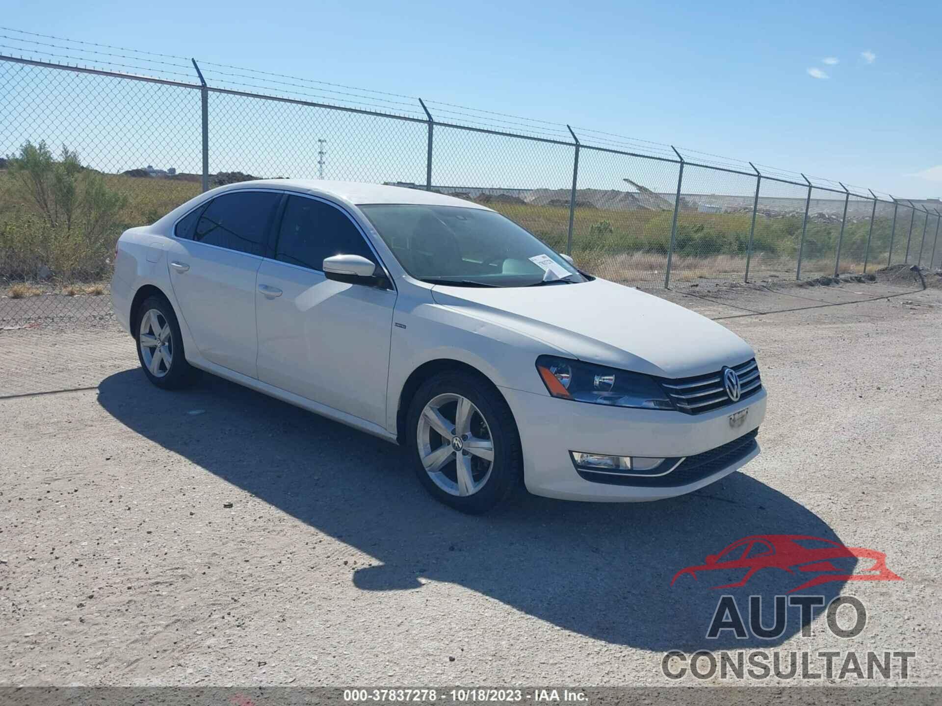 VOLKSWAGEN PASSAT 2015 - 1VWAT7A38FC116001