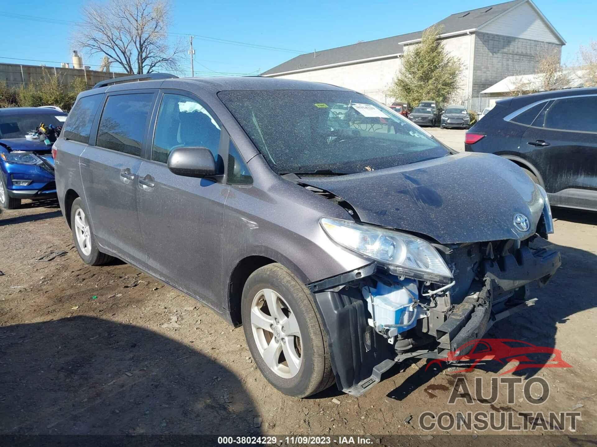 TOYOTA SIENNA 2017 - 5TDKZ3DC2HS829455