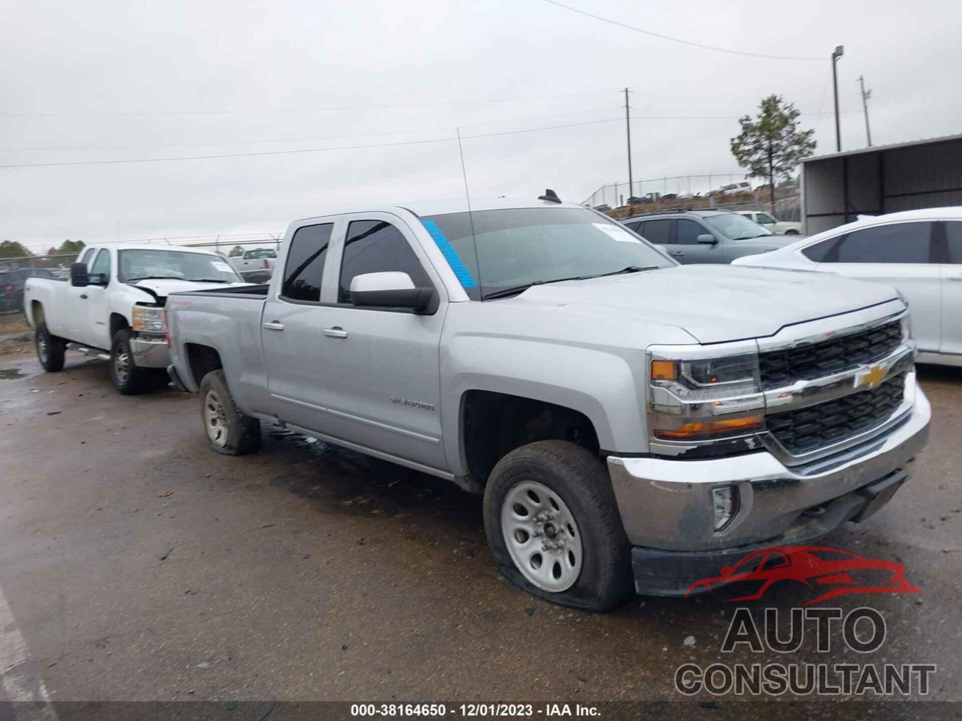 CHEVROLET SILVERADO 1500 2018 - 2GCVKREC7J1108113