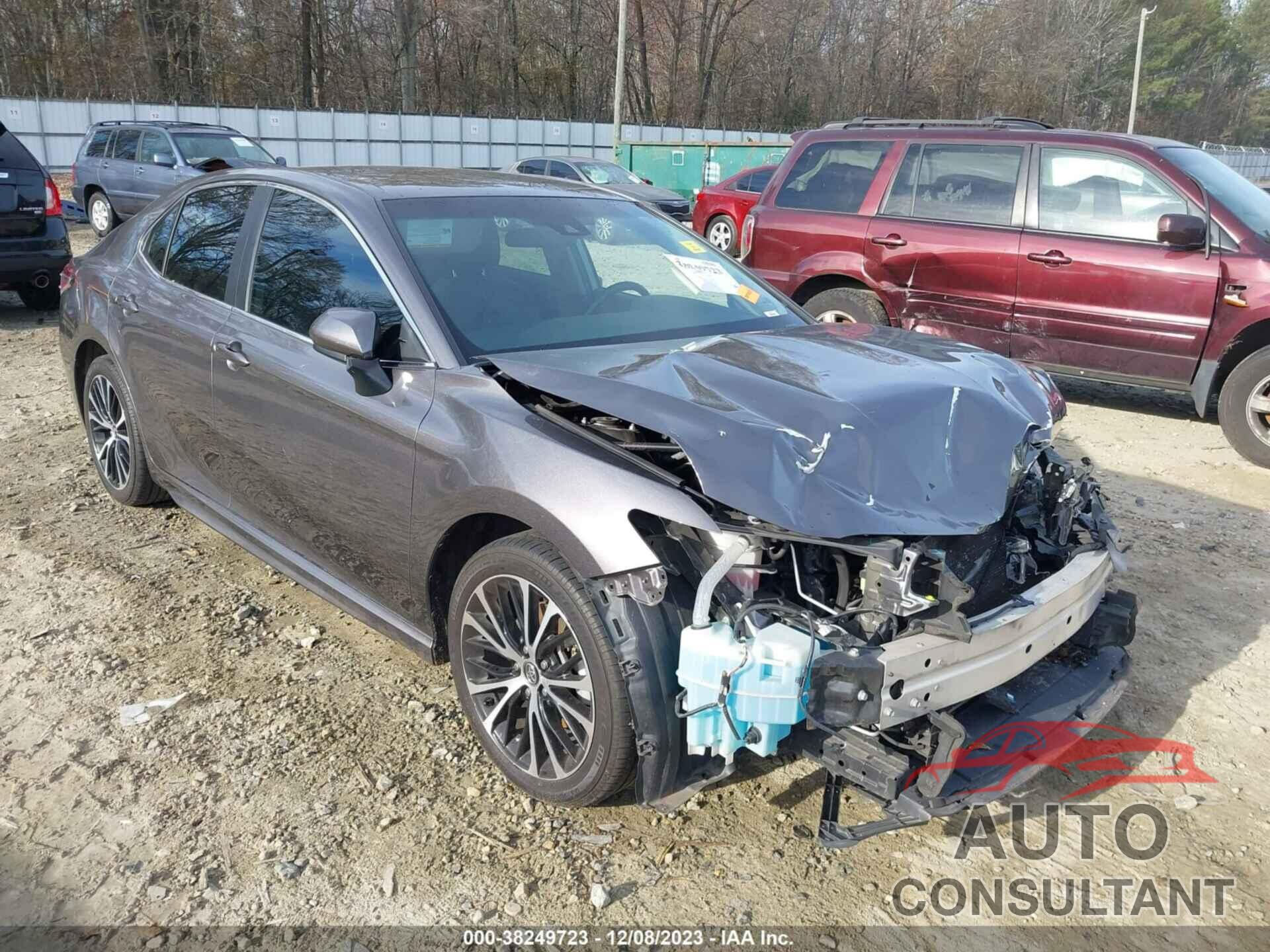 TOYOTA CAMRY 2018 - 4T1B11HK6JU673155