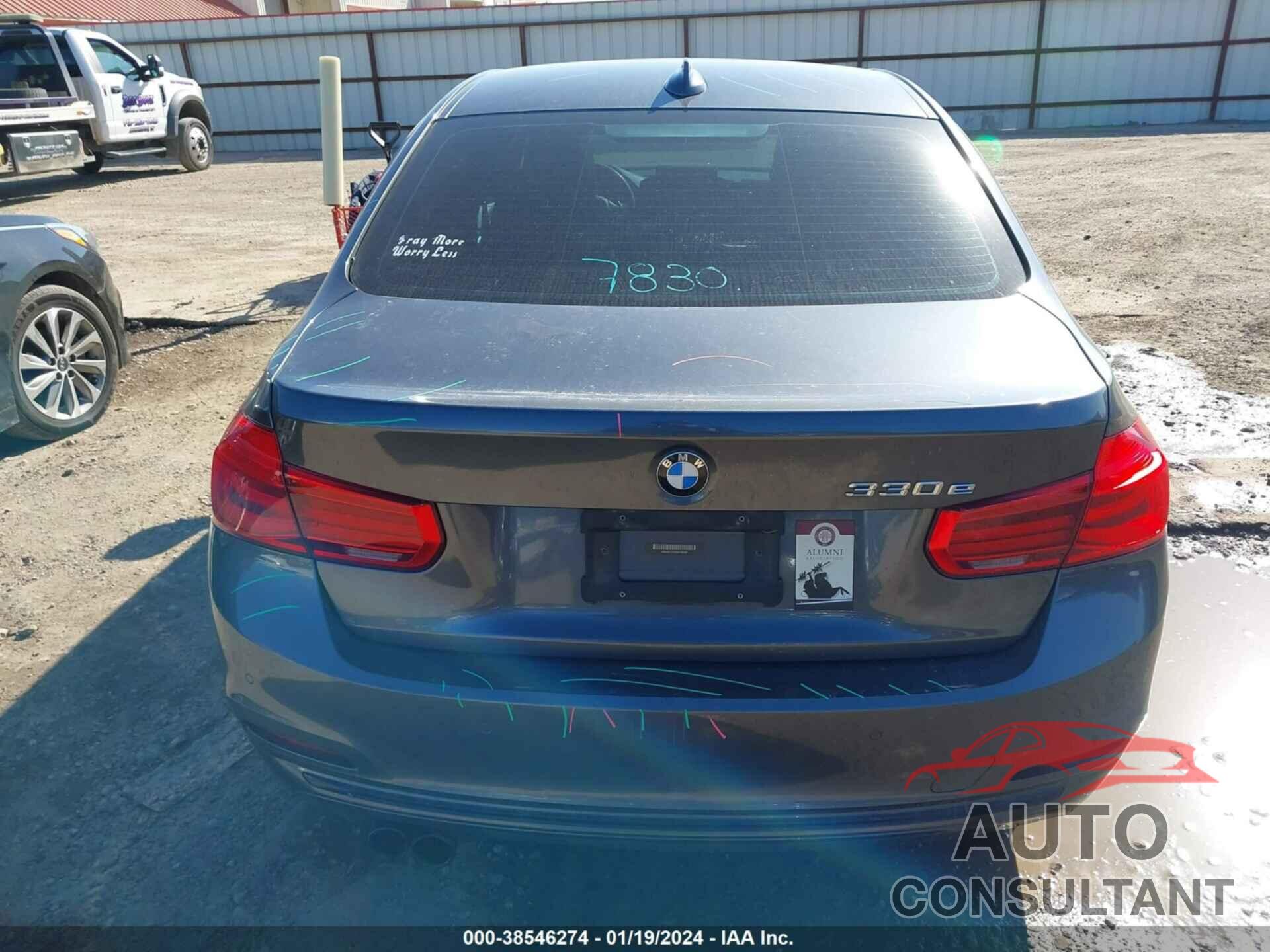BMW 330E 2017 - WBA8E1C35HA158594