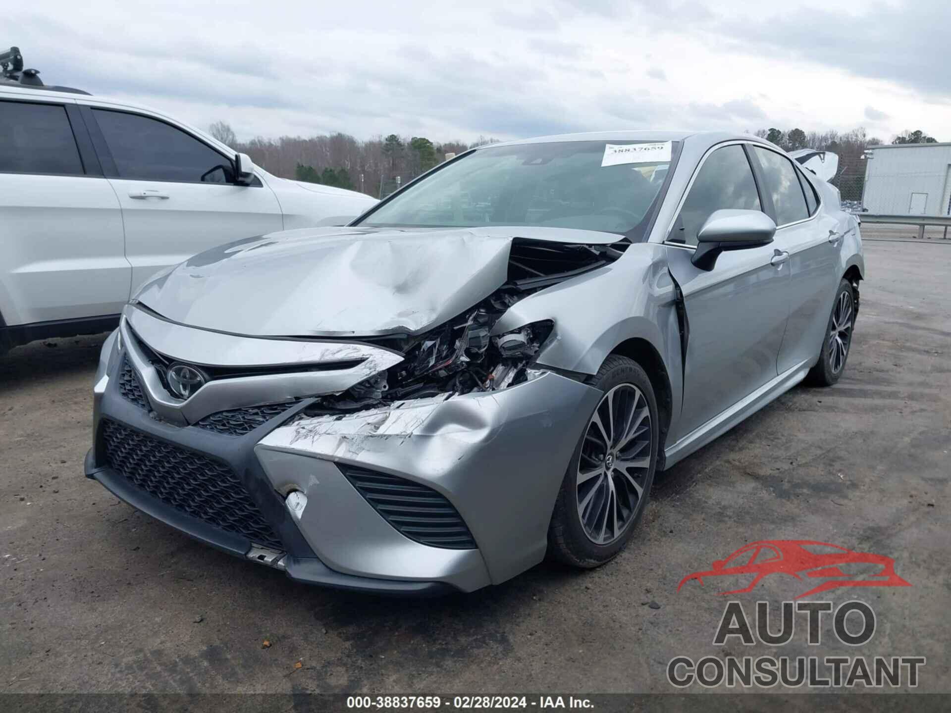 TOYOTA CAMRY 2018 - 4T1B11HK9JU101500