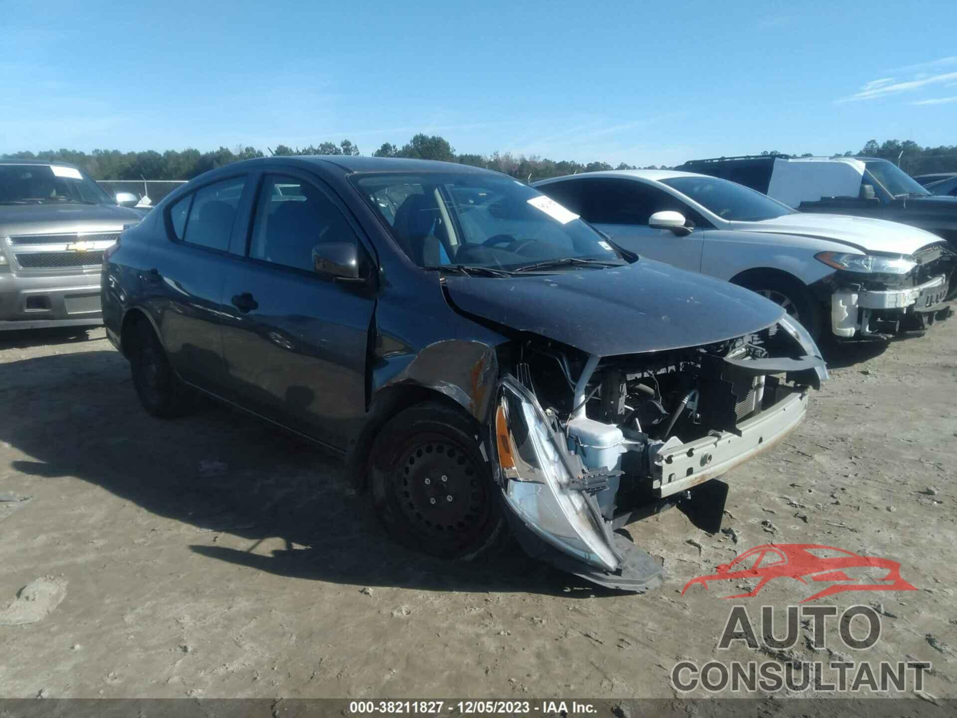 NISSAN VERSA 2018 - 3N1CN7AP8JL887597