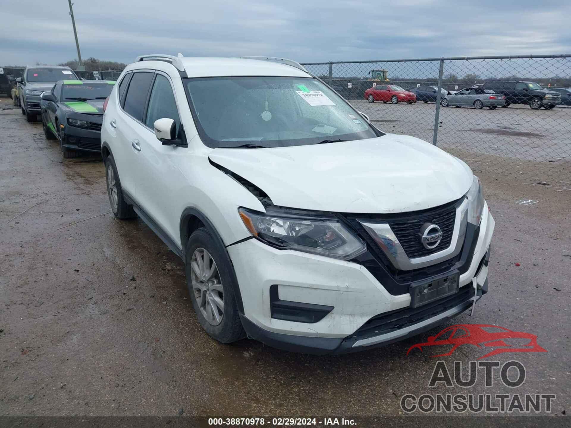 NISSAN ROGUE 2017 - KNMAT2MT4HP551210