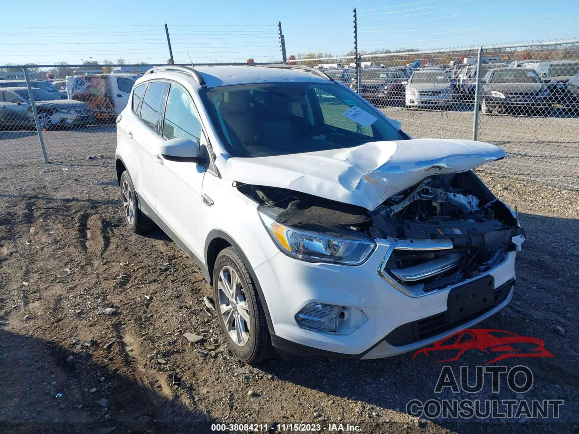 FORD ESCAPE 2018 - 1FMCU9GD0JUD51821