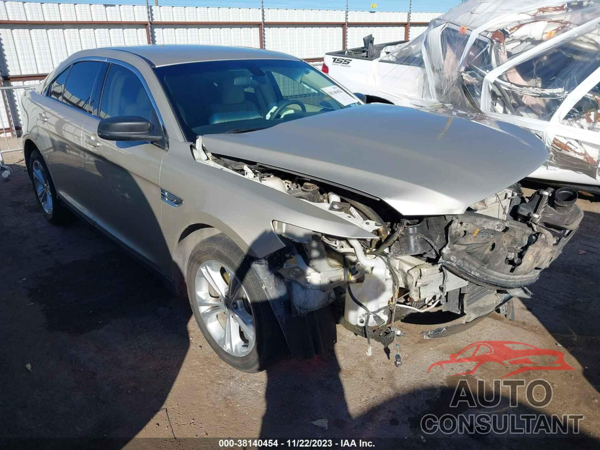 FORD TAURUS 2018 - 1FAHP2D82JG106443