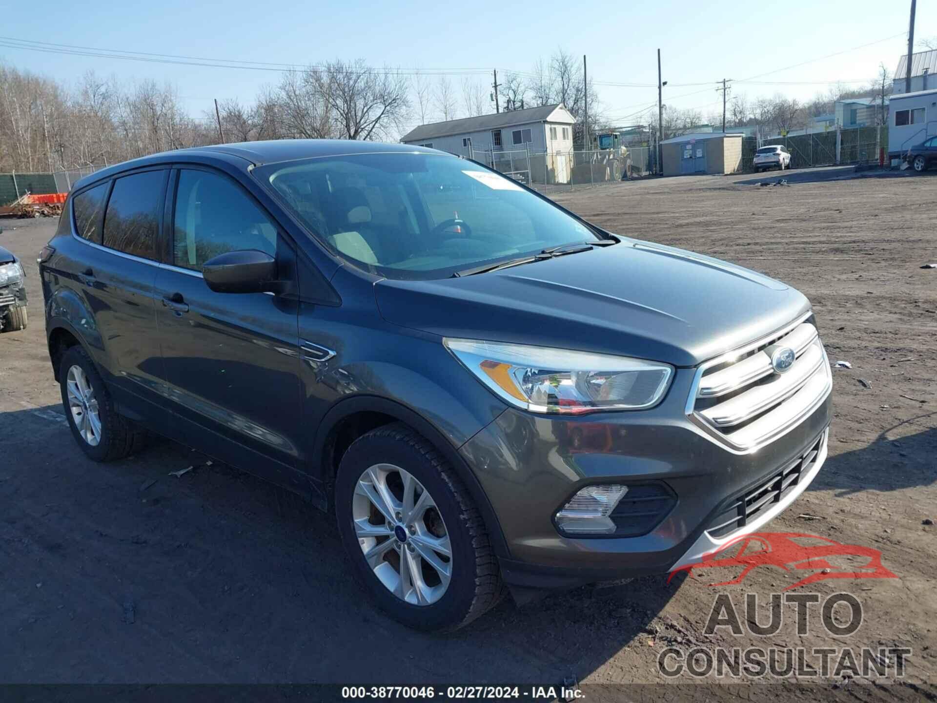 FORD ESCAPE 2017 - 1FMCU9GD9HUC17903