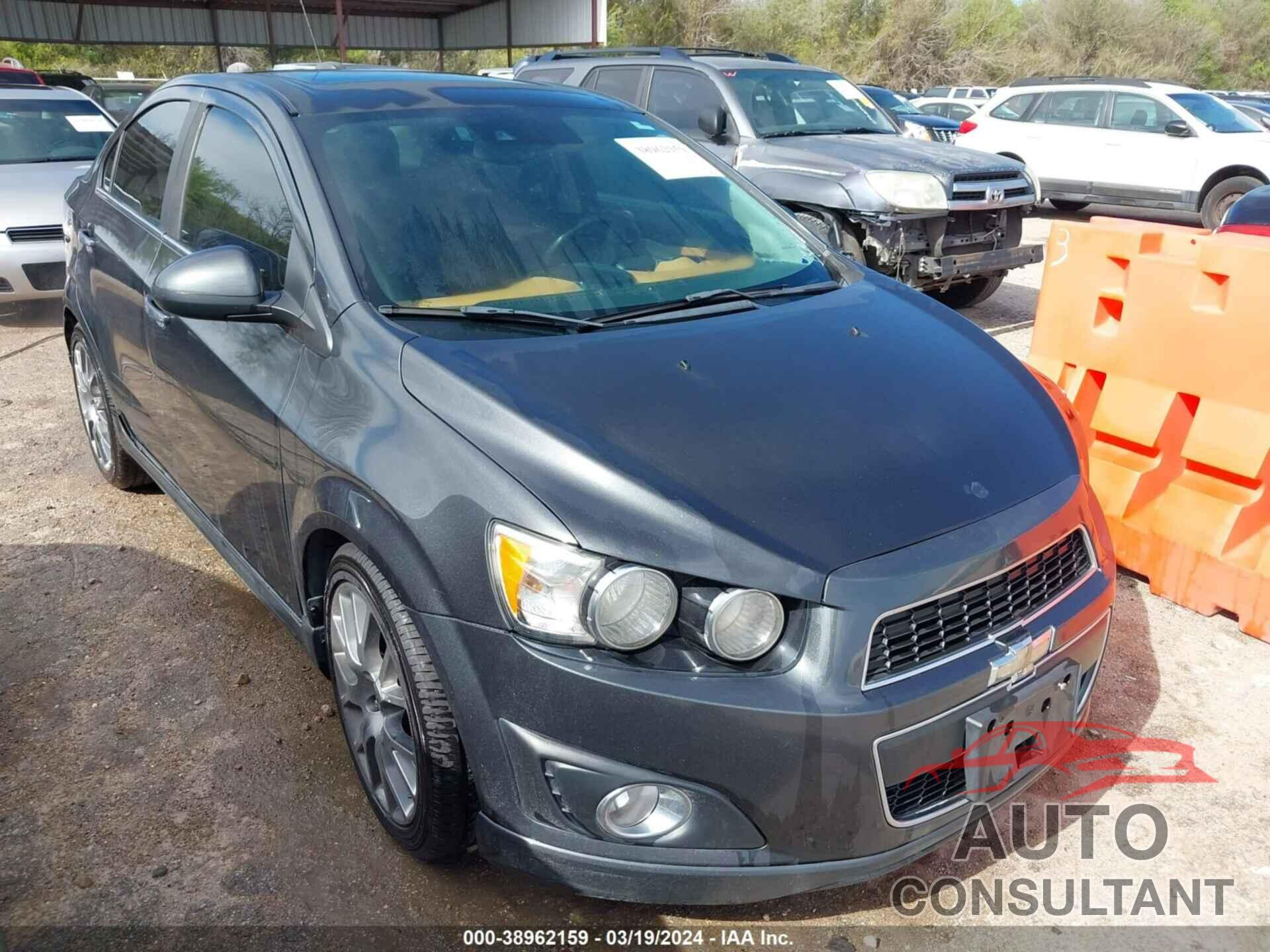 CHEVROLET SONIC 2016 - 1G1JE5SB5G4147234