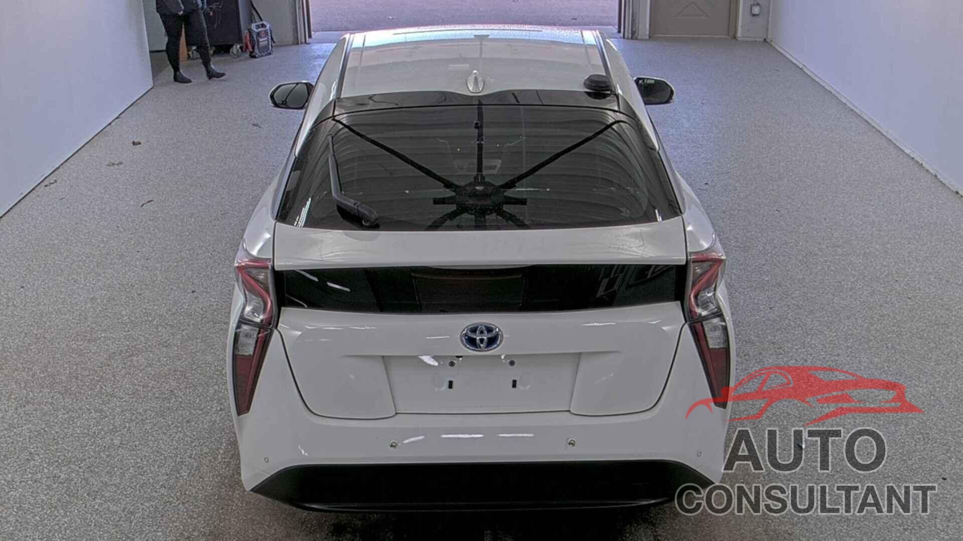 TOYOTA PRIUS 2018 - JTDKARFU6J3061583