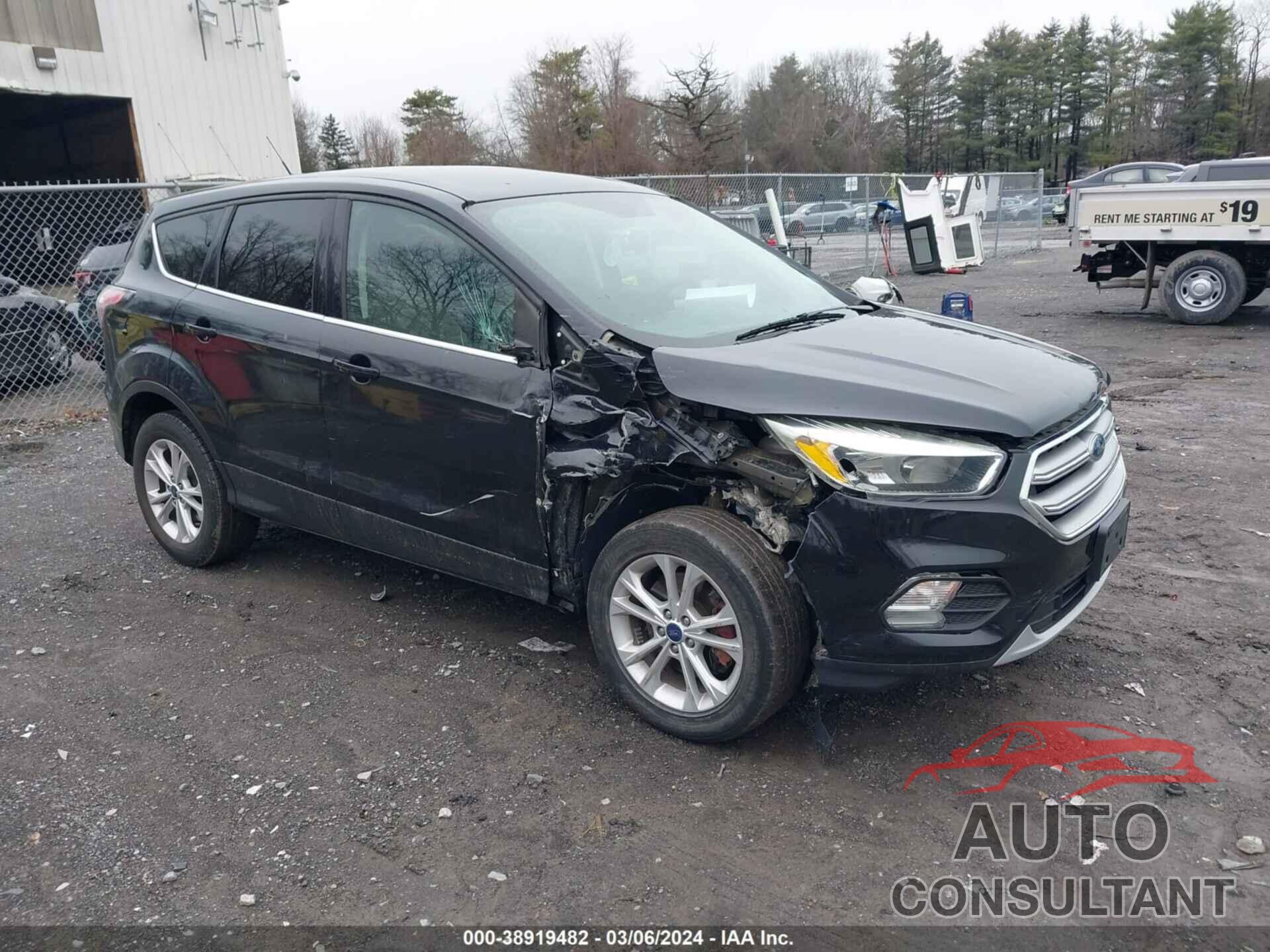 FORD ESCAPE 2017 - 1FMCU9GD5HUA01949