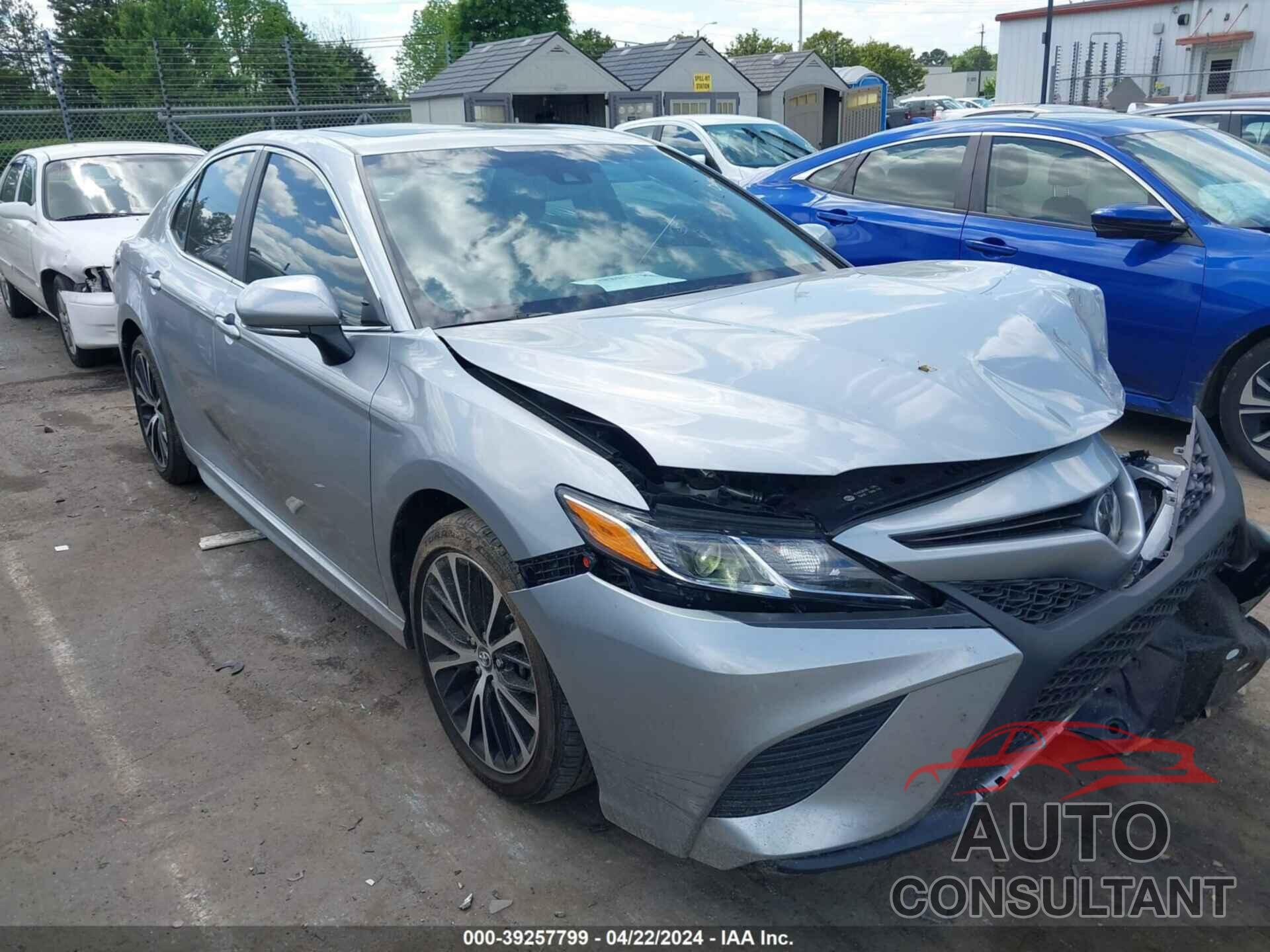 TOYOTA CAMRY 2018 - 4T1B11HK7JU142370