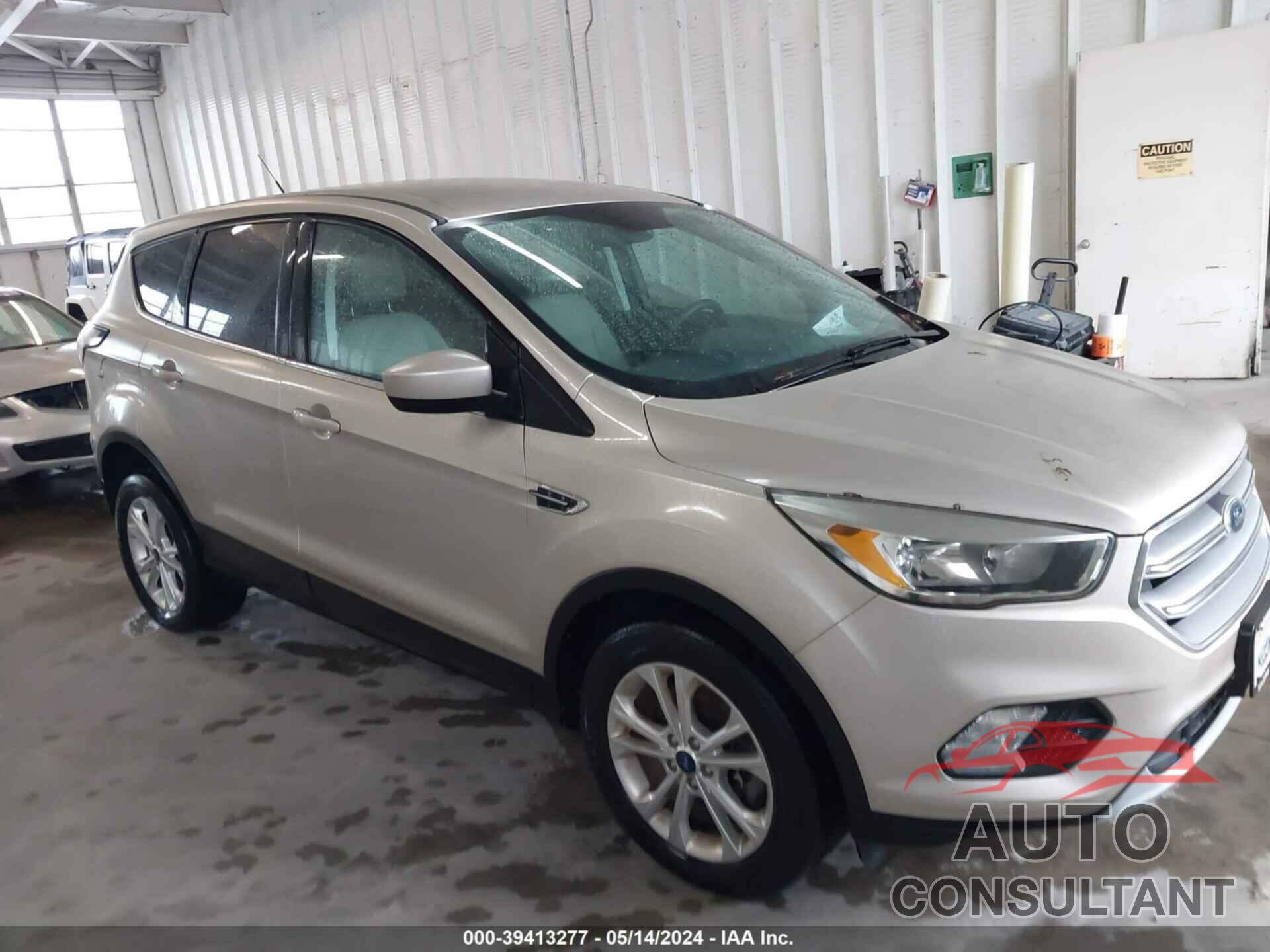 FORD ESCAPE 2017 - 1FMCU9G97HUB94018