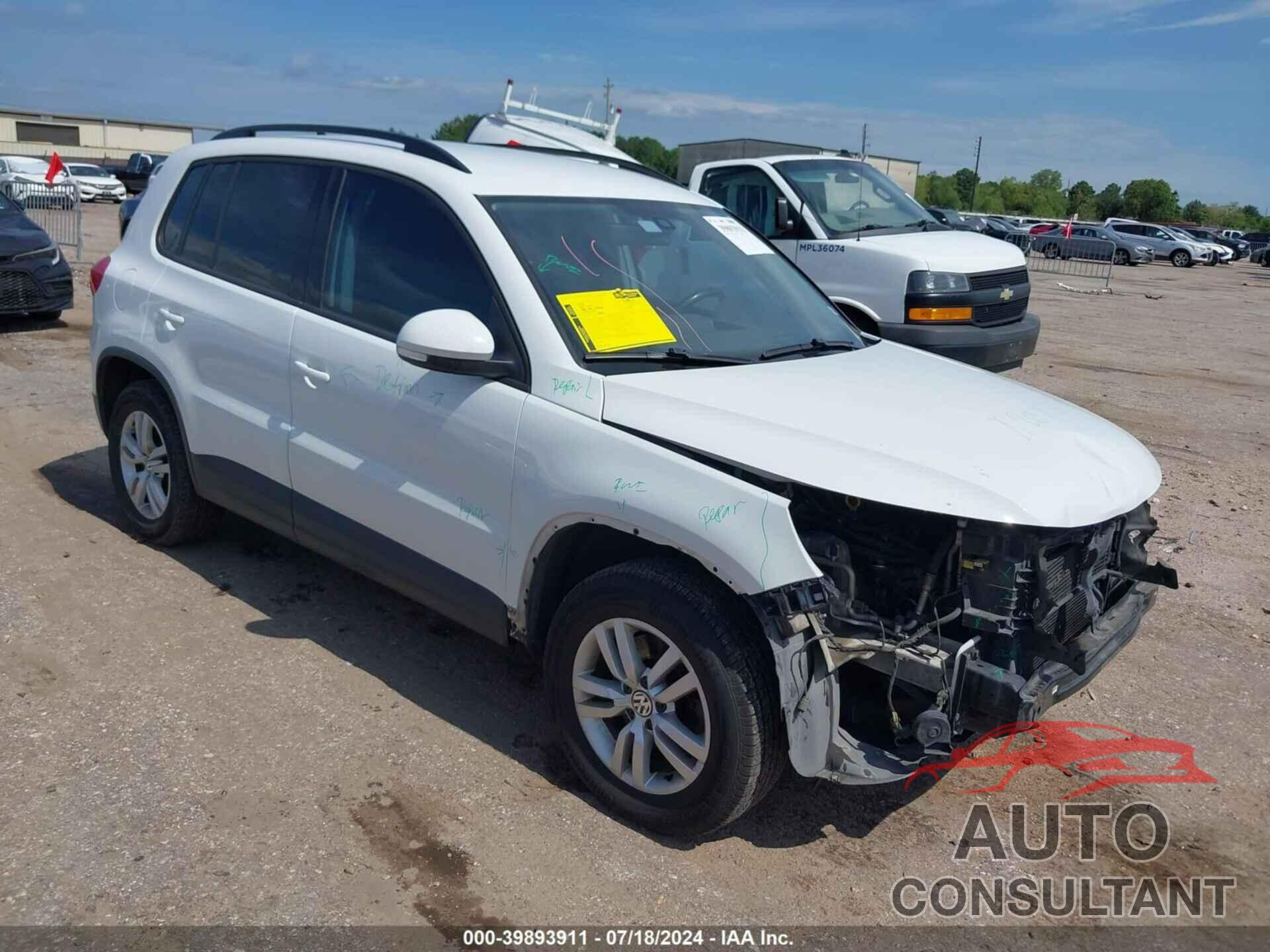 VOLKSWAGEN TIGUAN 2017 - WVGAV7AX8HW510076