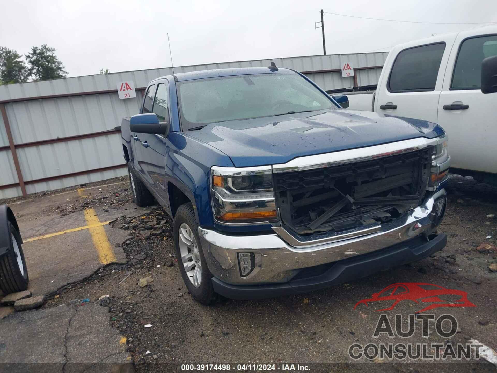 CHEVROLET SILVERADO 1500 2018 - 2GCRCREC4J1111579
