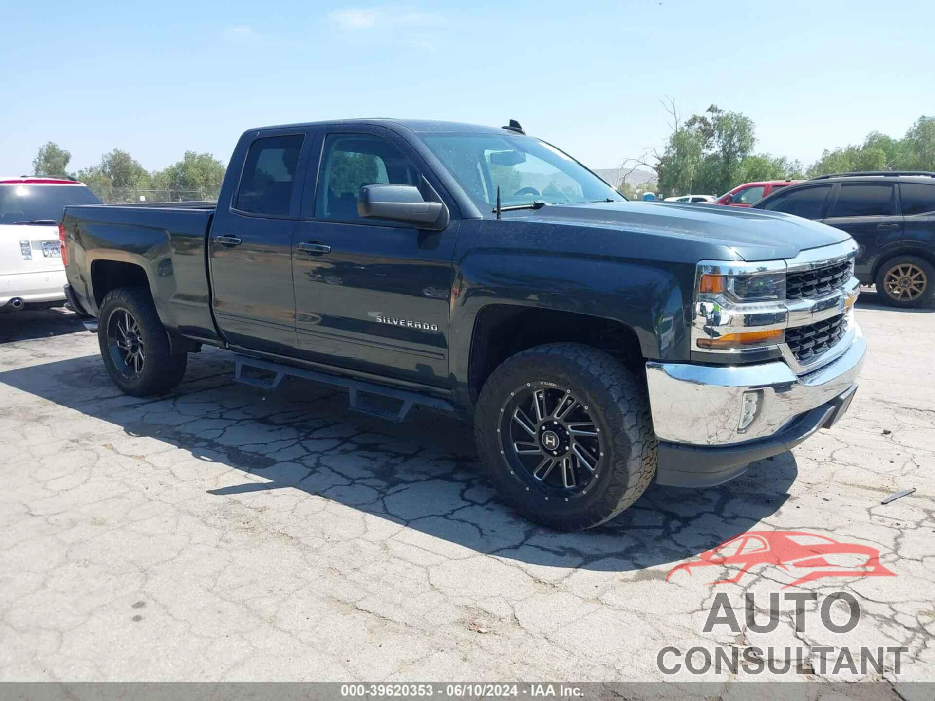 CHEVROLET SILVERADO 1500 2017 - 1GCRCREC1HZ342795