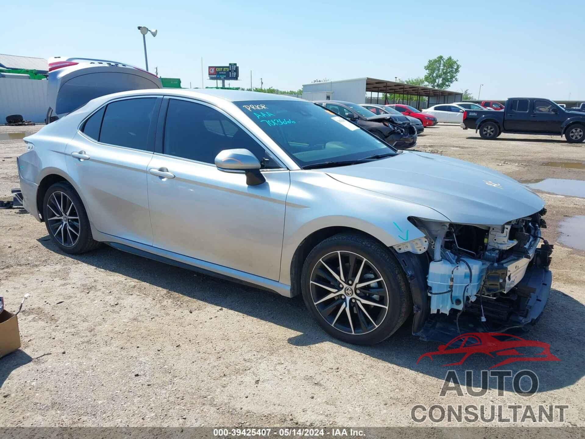 TOYOTA CAMRY 2022 - 4T1T11AK2NU685677