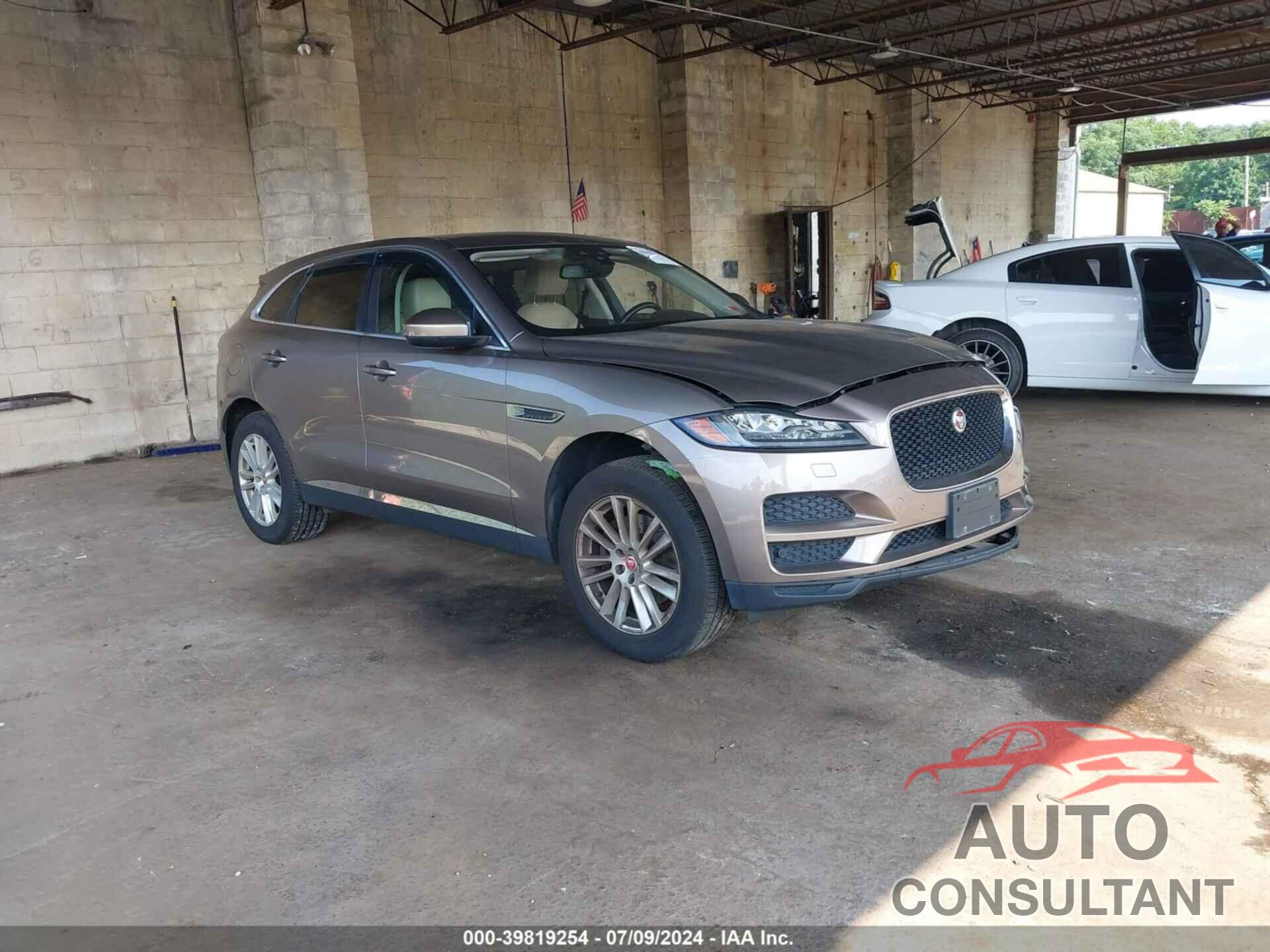 JAGUAR F-PACE 2017 - SADCK2BV4HA074608