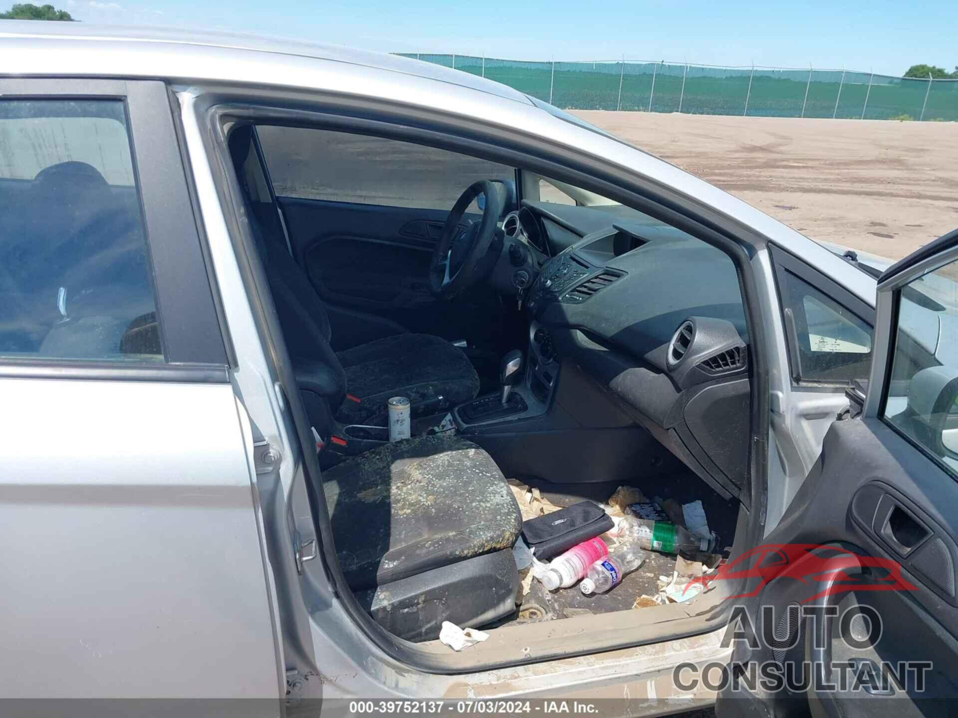 FORD FIESTA 2018 - 3FADP4BJ5JM115482