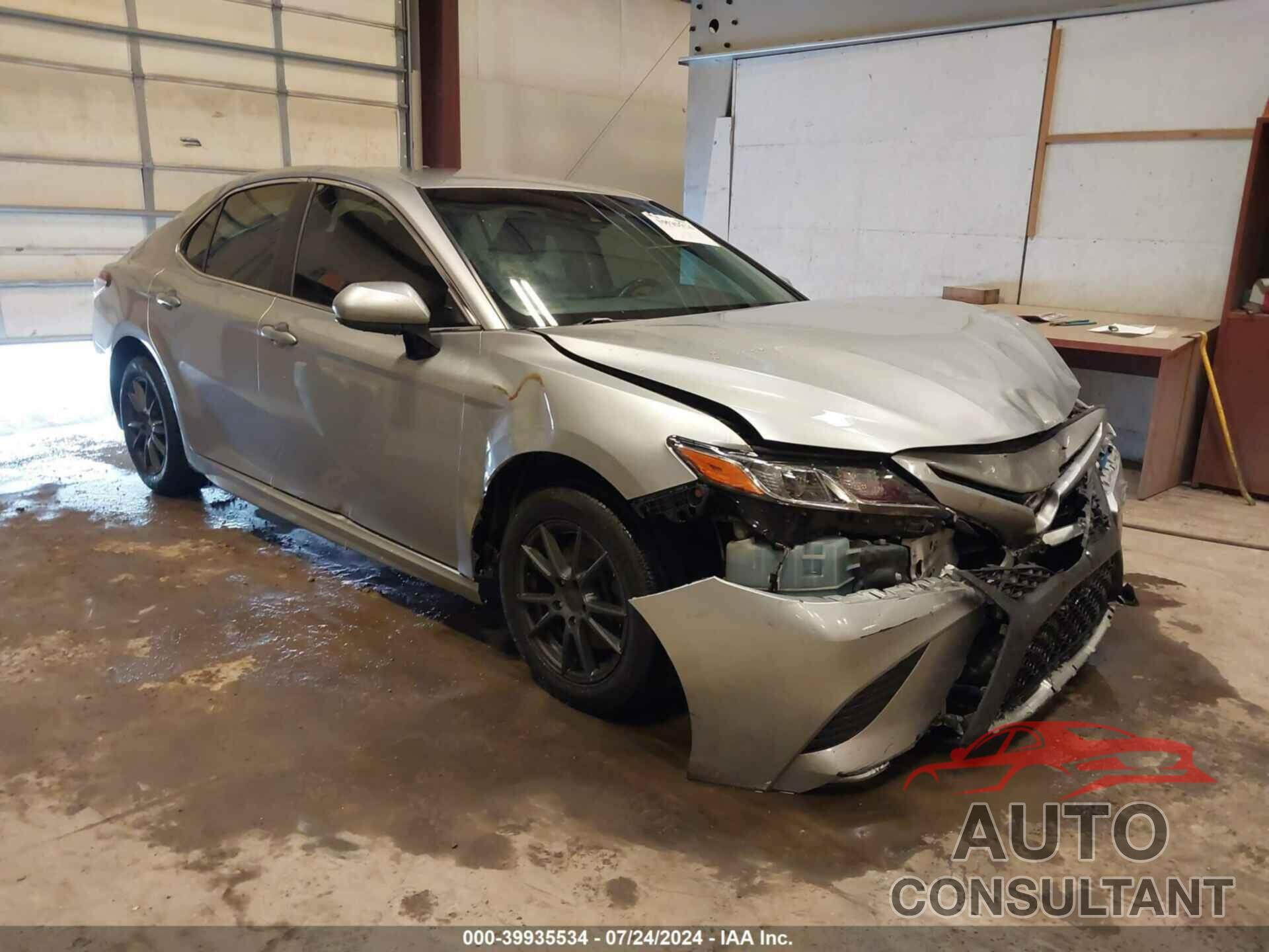 TOYOTA CAMRY 2018 - JTNB11HKXJ3021080