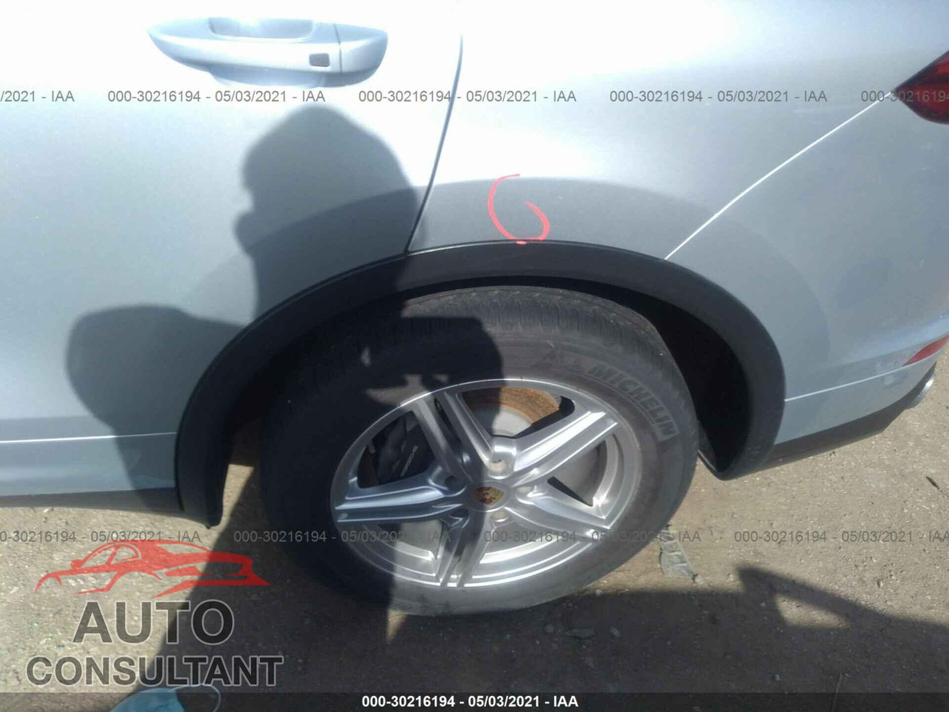 PORSCHE CAYENNE 2016 - WP1AF2A26GLA40346