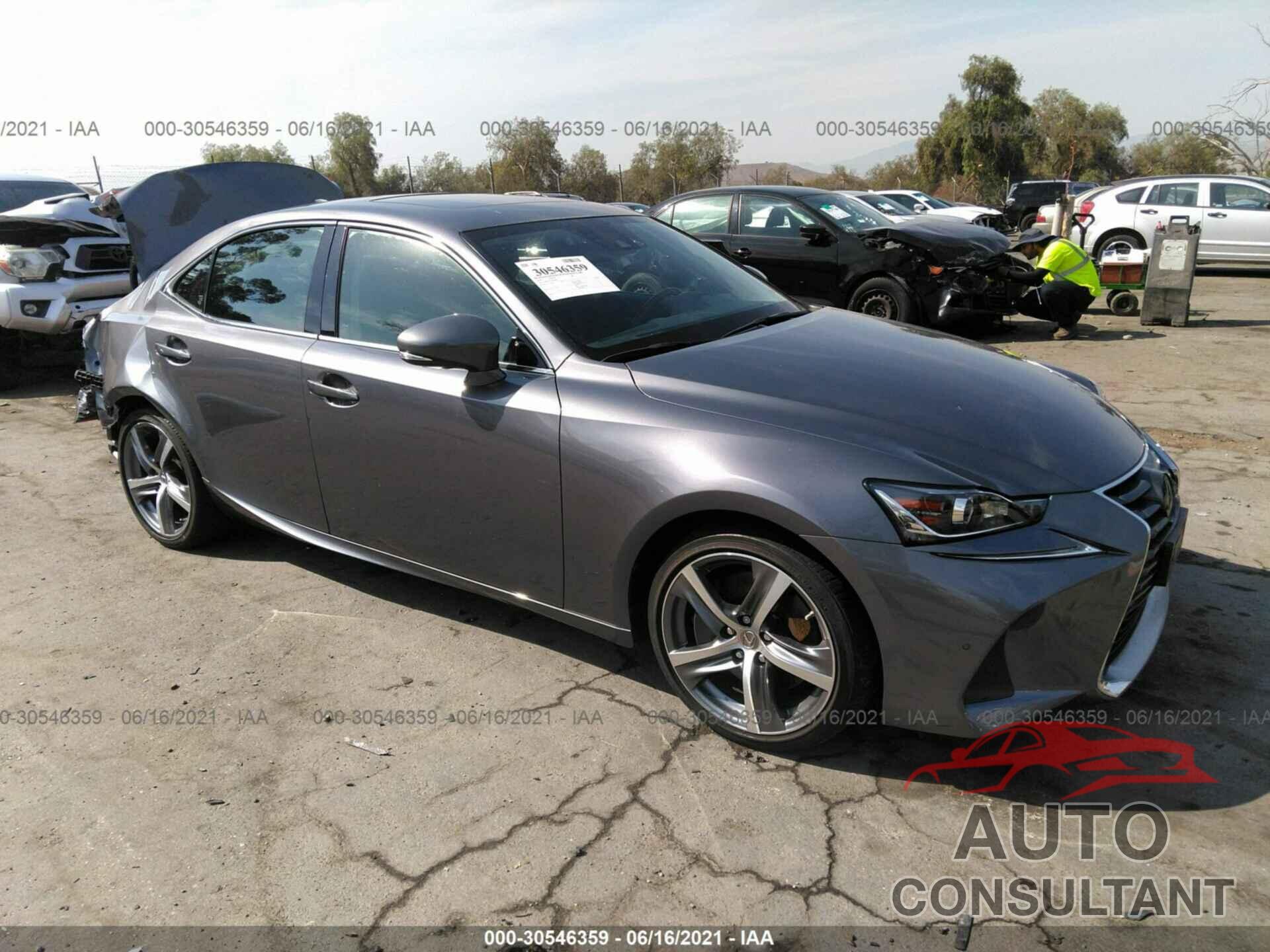 LEXUS IS 2018 - JTHBA1D21J5069905