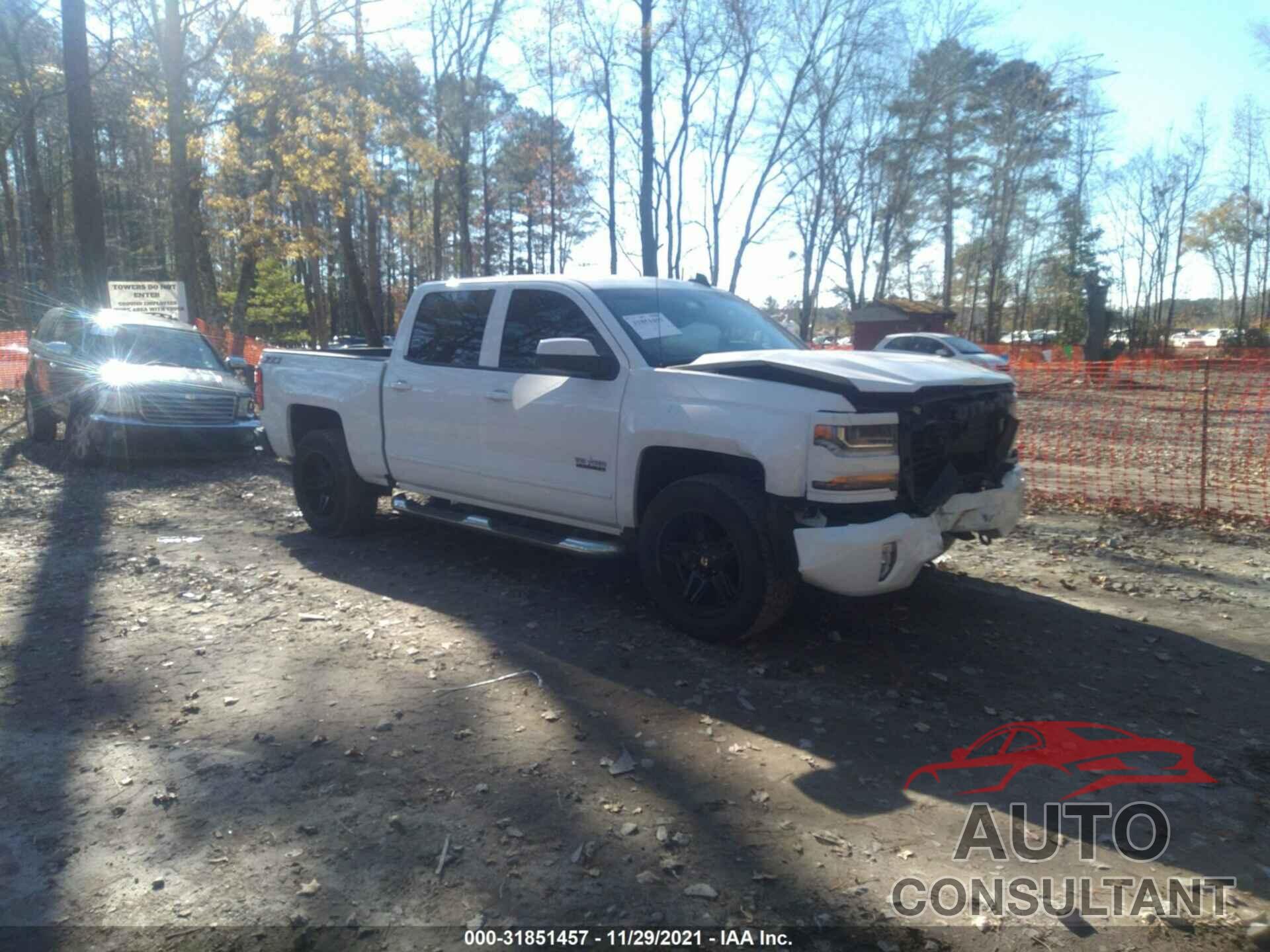 CHEVROLET SILVERADO 1500 2018 - 3GCUKREC3JG158008