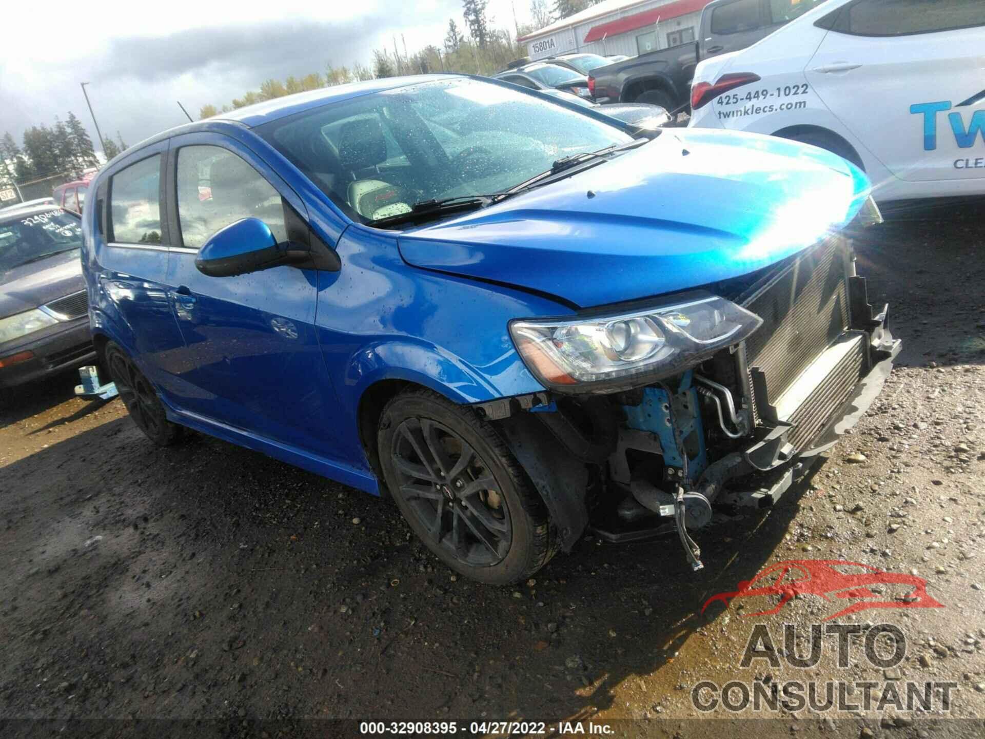 CHEVROLET SONIC 2018 - 1G1JF6SB1J4107646