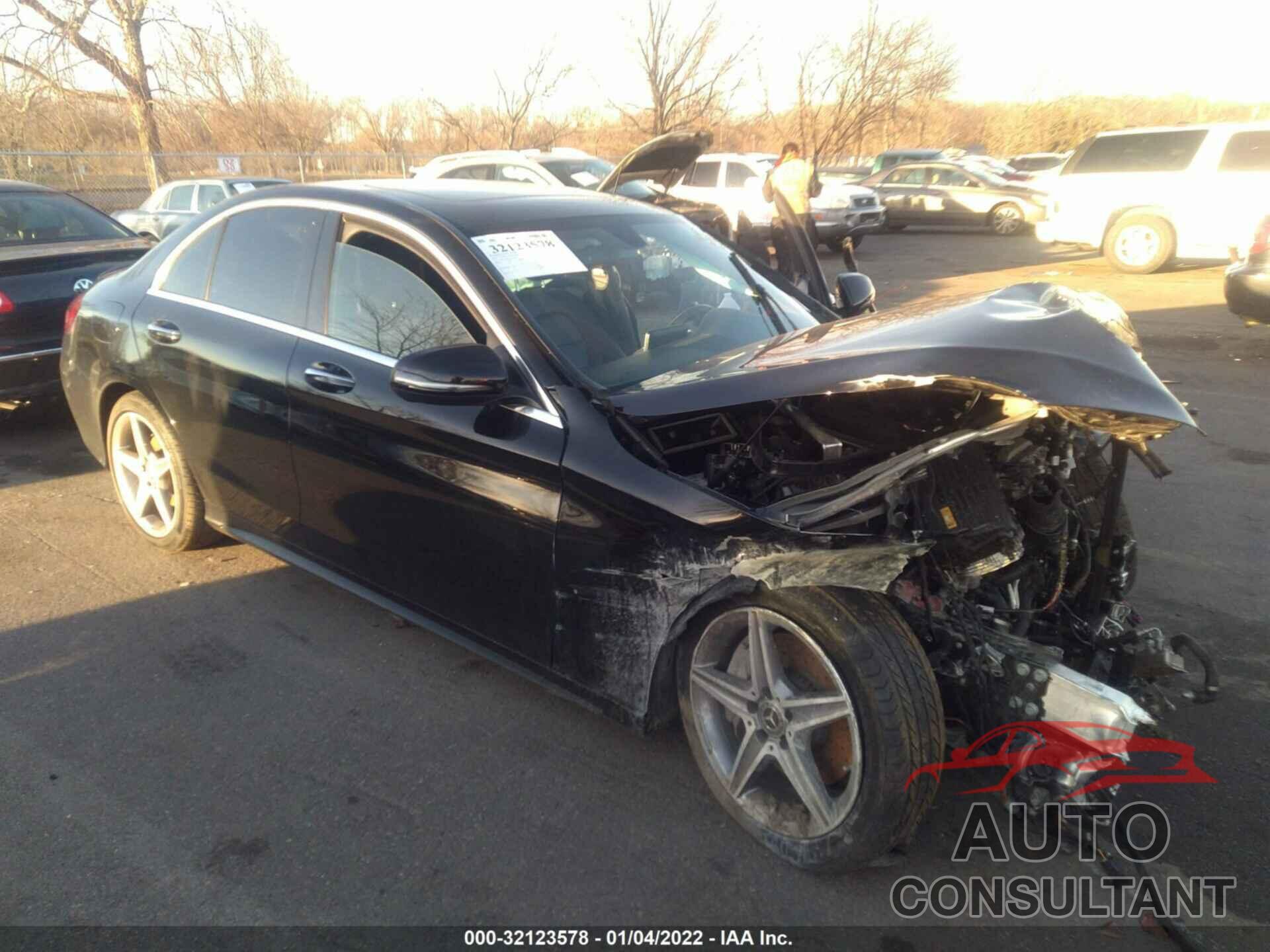 MERCEDES-BENZ C-CLASS 2018 - 55SWF4JB3JU264699