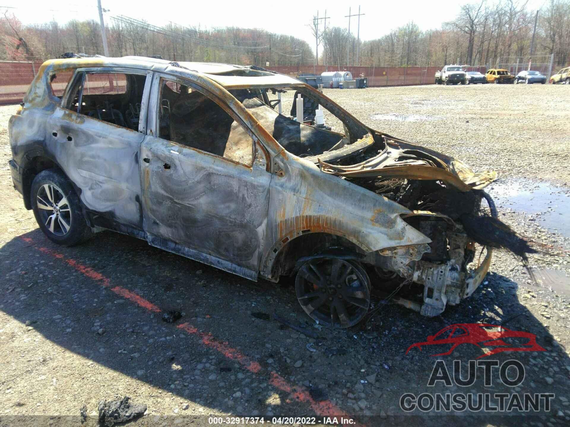 TOYOTA RAV4 2018 - JTMRFREV2JJ740417