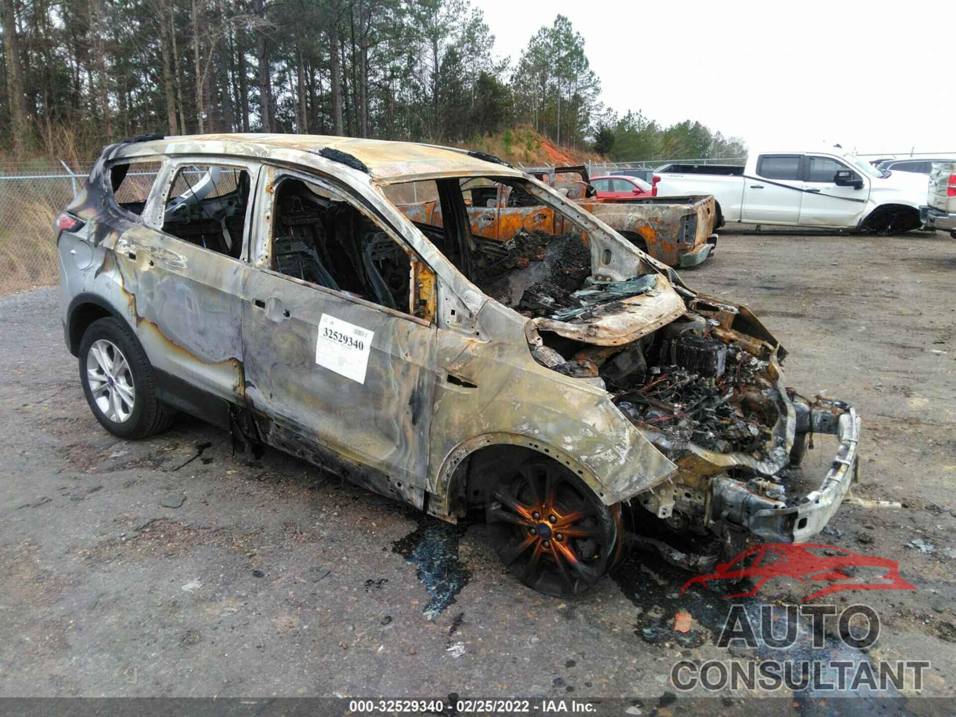 FORD ESCAPE 2018 - 1FMCU0GD9JUA01826