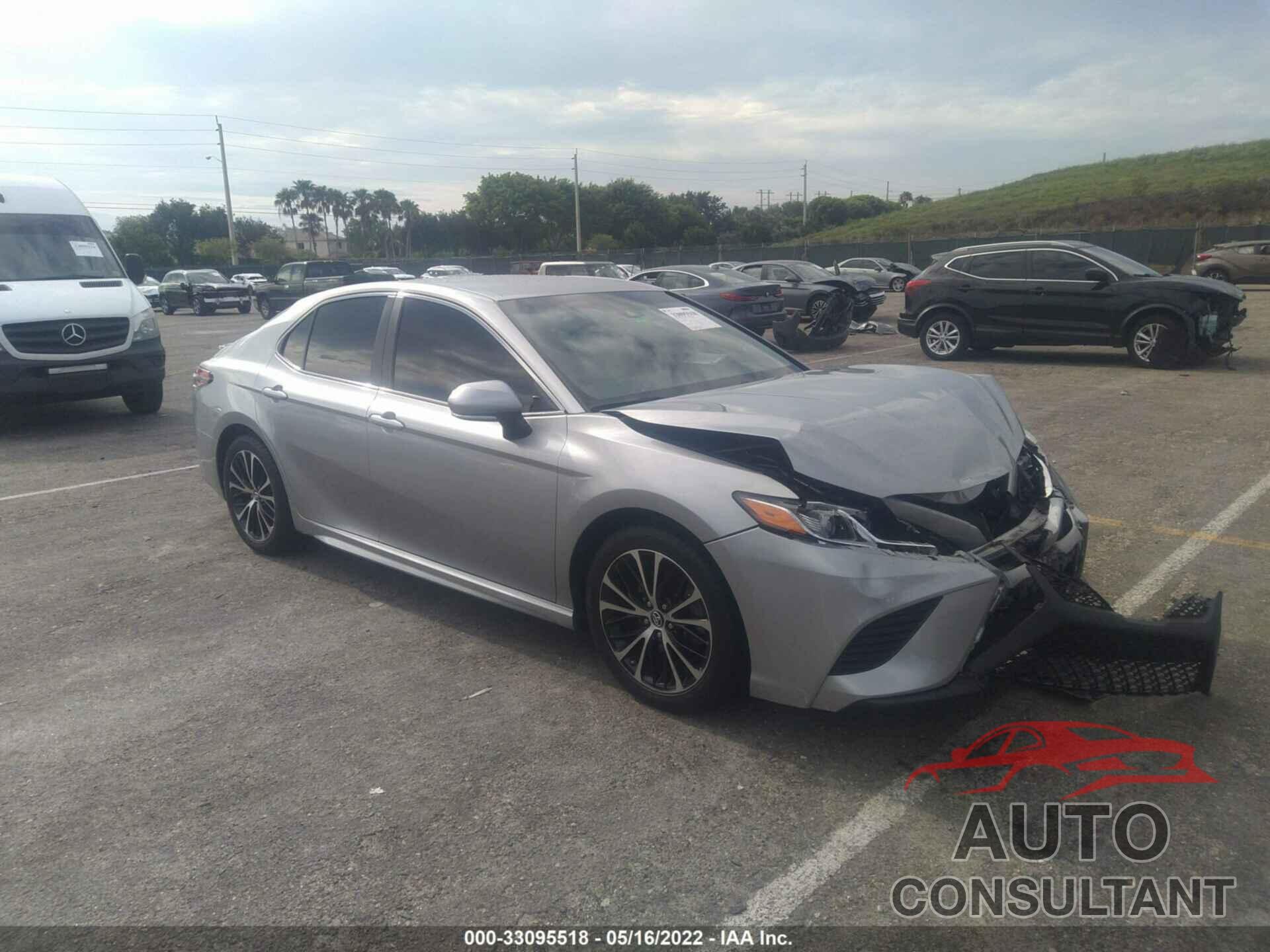 TOYOTA CAMRY 2018 - 4T1B11HK7JU149156