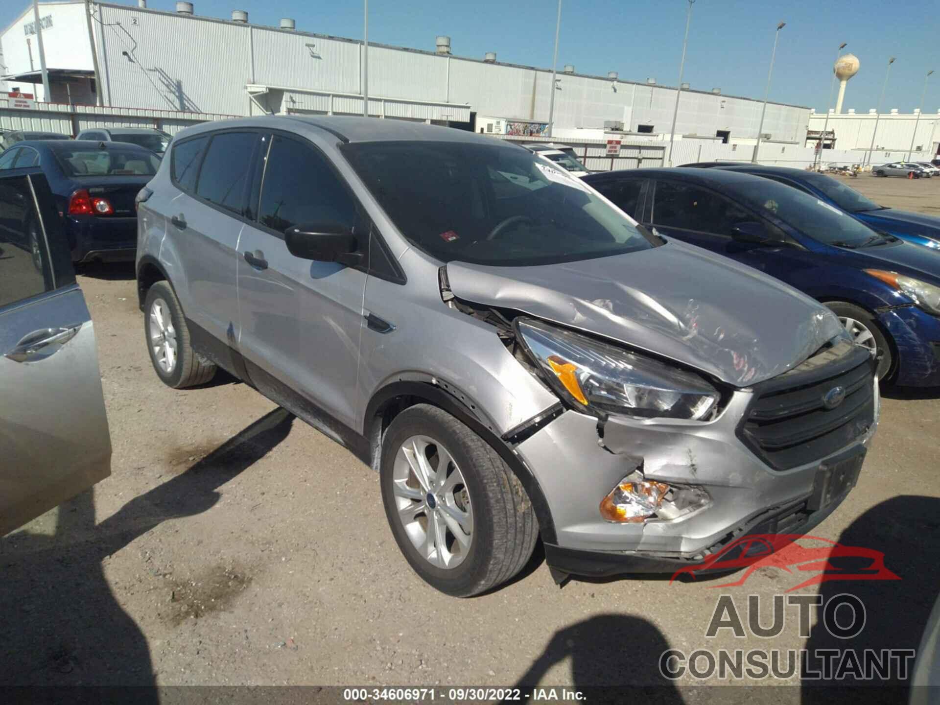 FORD ESCAPE 2017 - 1FMCU0F79HUE71554