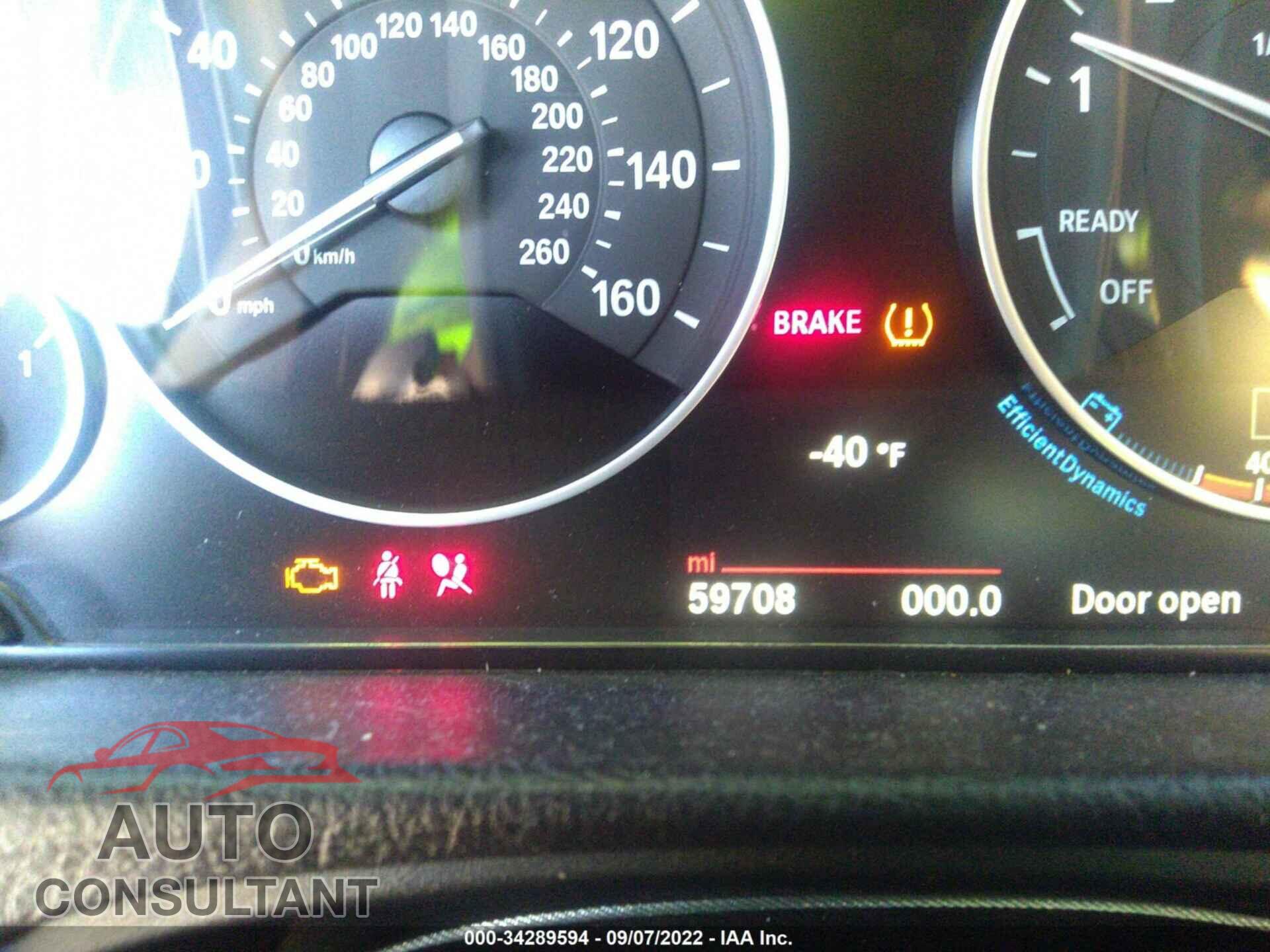 BMW 3 SERIES 2016 - WBA8E9C58GK647631