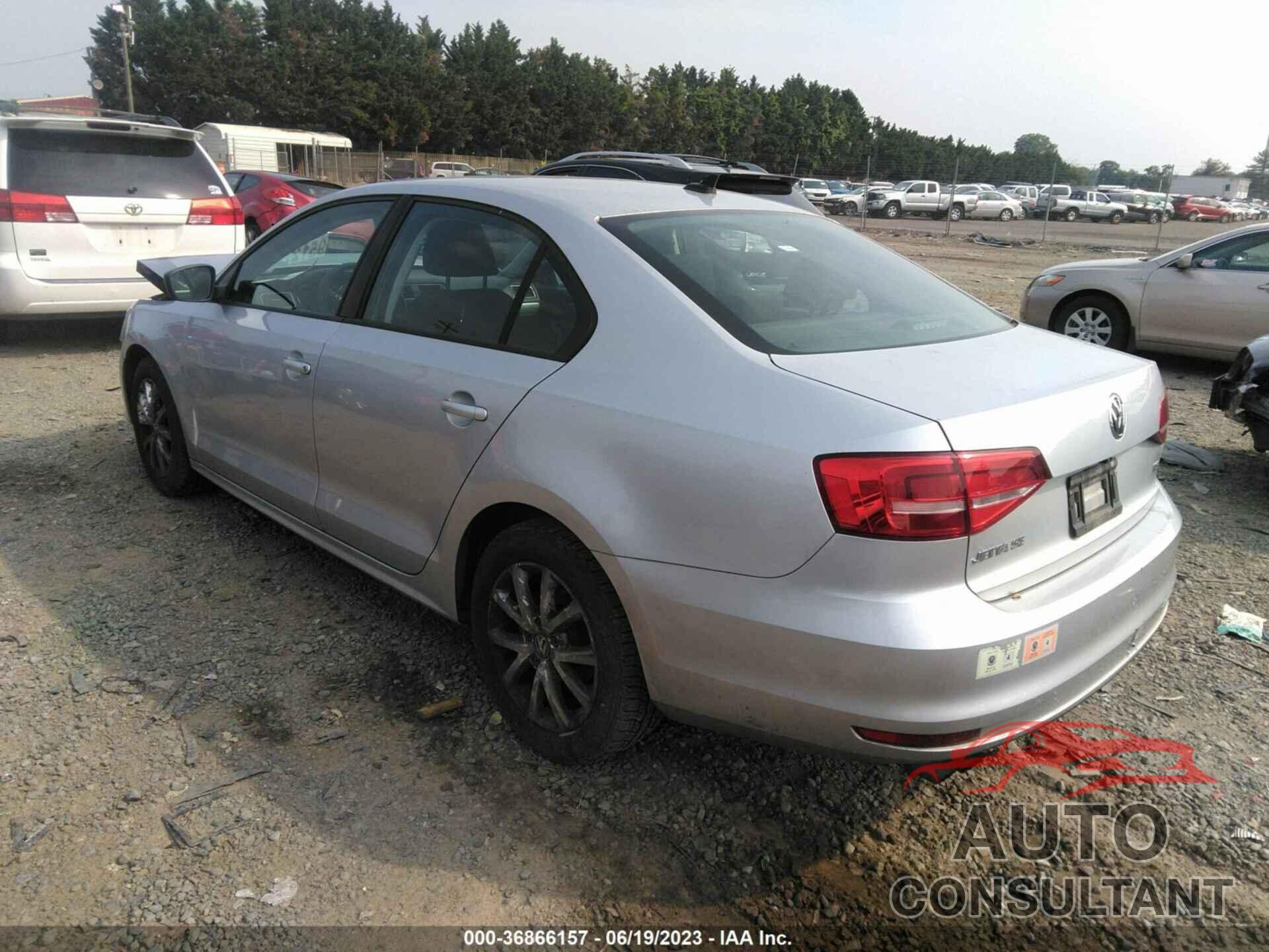 VOLKSWAGEN JETTA SEDAN 2015 - 3VWB17AJ0FM424416