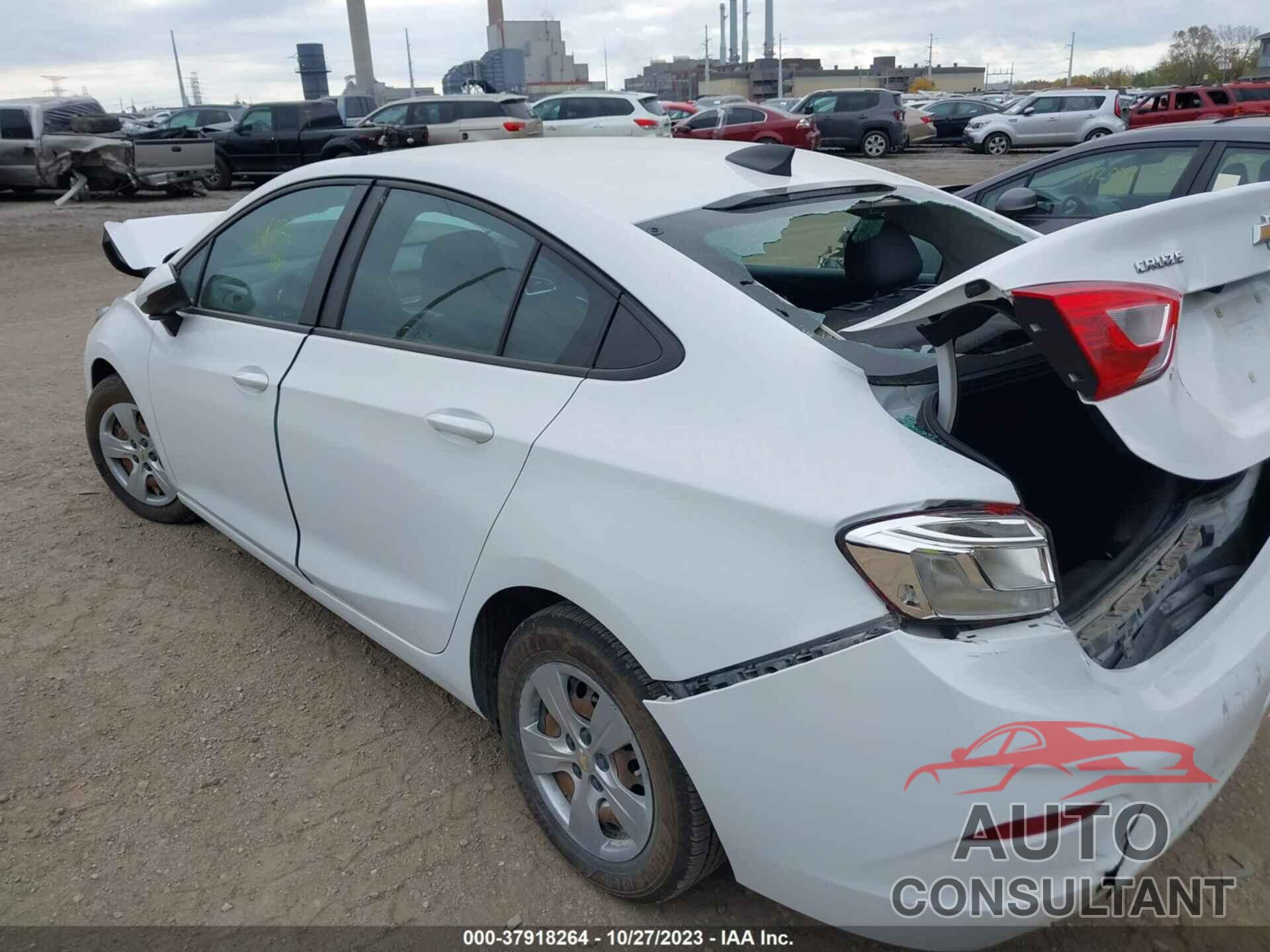 CHEVROLET CRUZE 2018 - 1G1BC5SM8J7127450