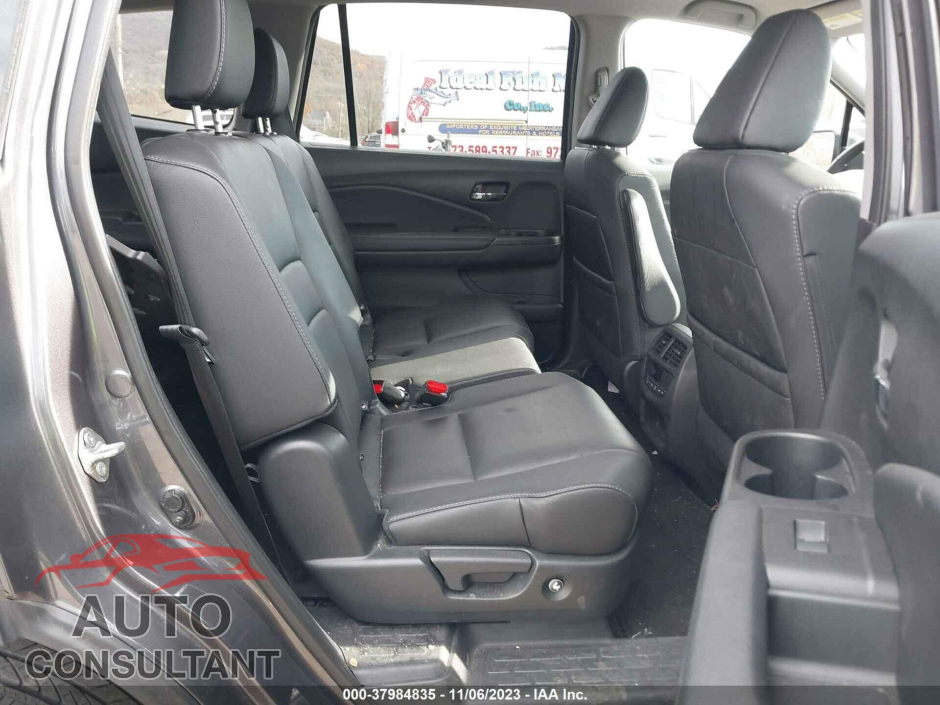 HONDA PILOT 2017 - 5FNYF6H53HB093050