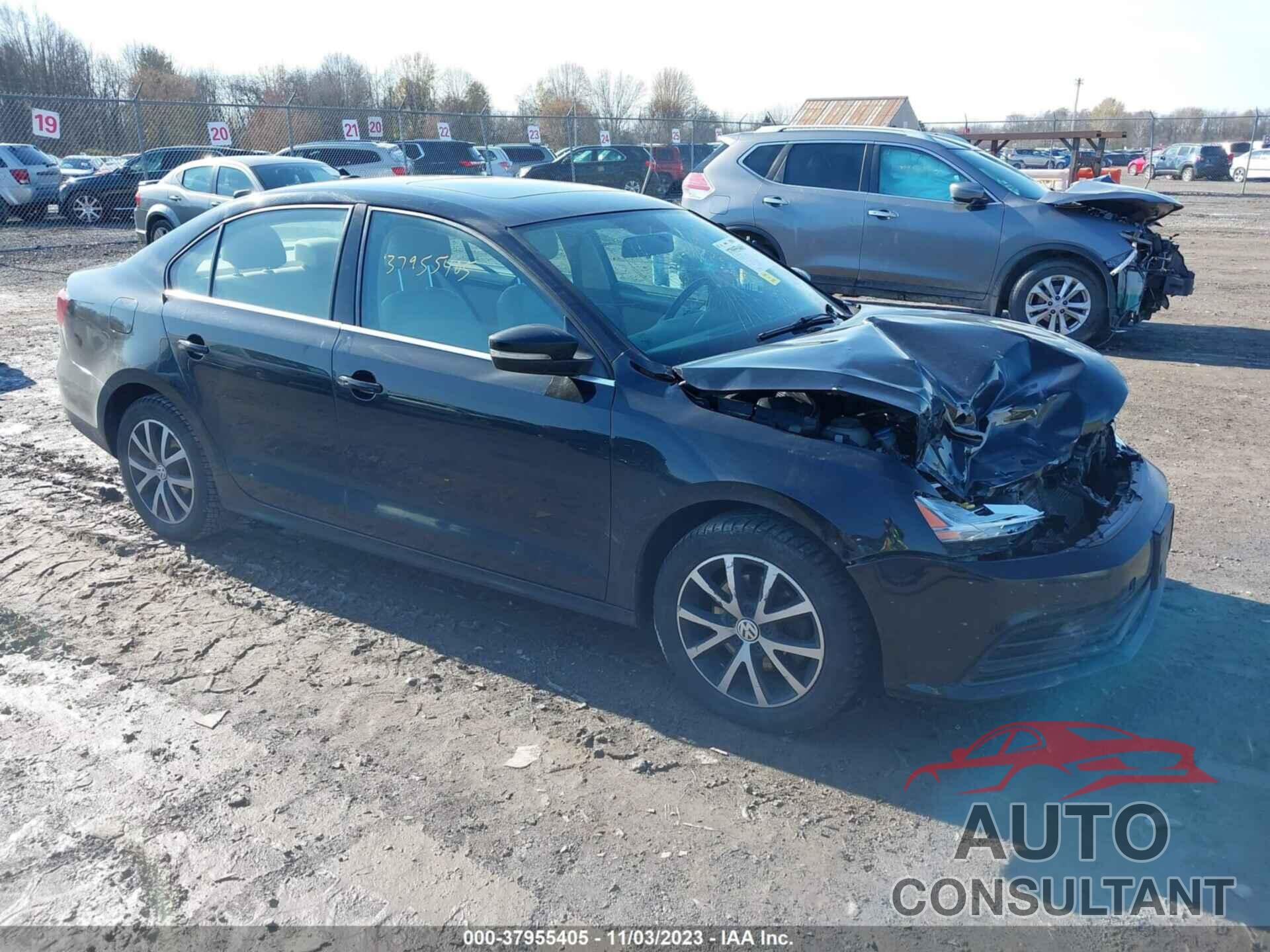 VOLKSWAGEN JETTA 2018 - 3VWDB7AJ4JM243219