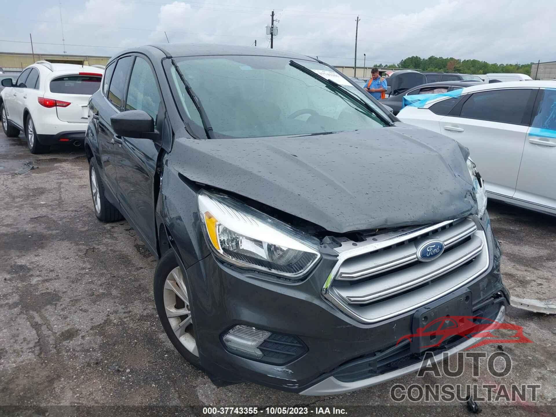 FORD ESCAPE 2017 - 1FMCU9GD2HUB55700