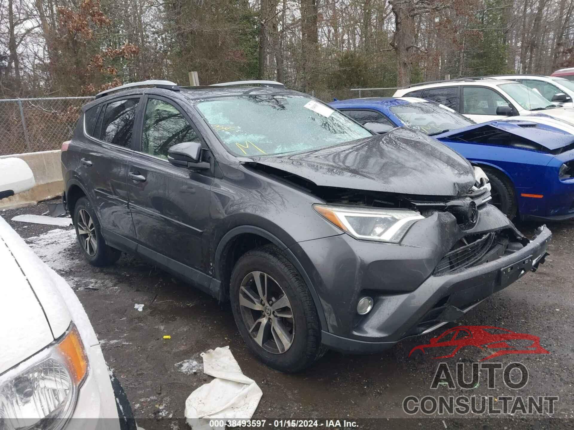TOYOTA RAV4 2017 - JTMRFREV7HJ701543