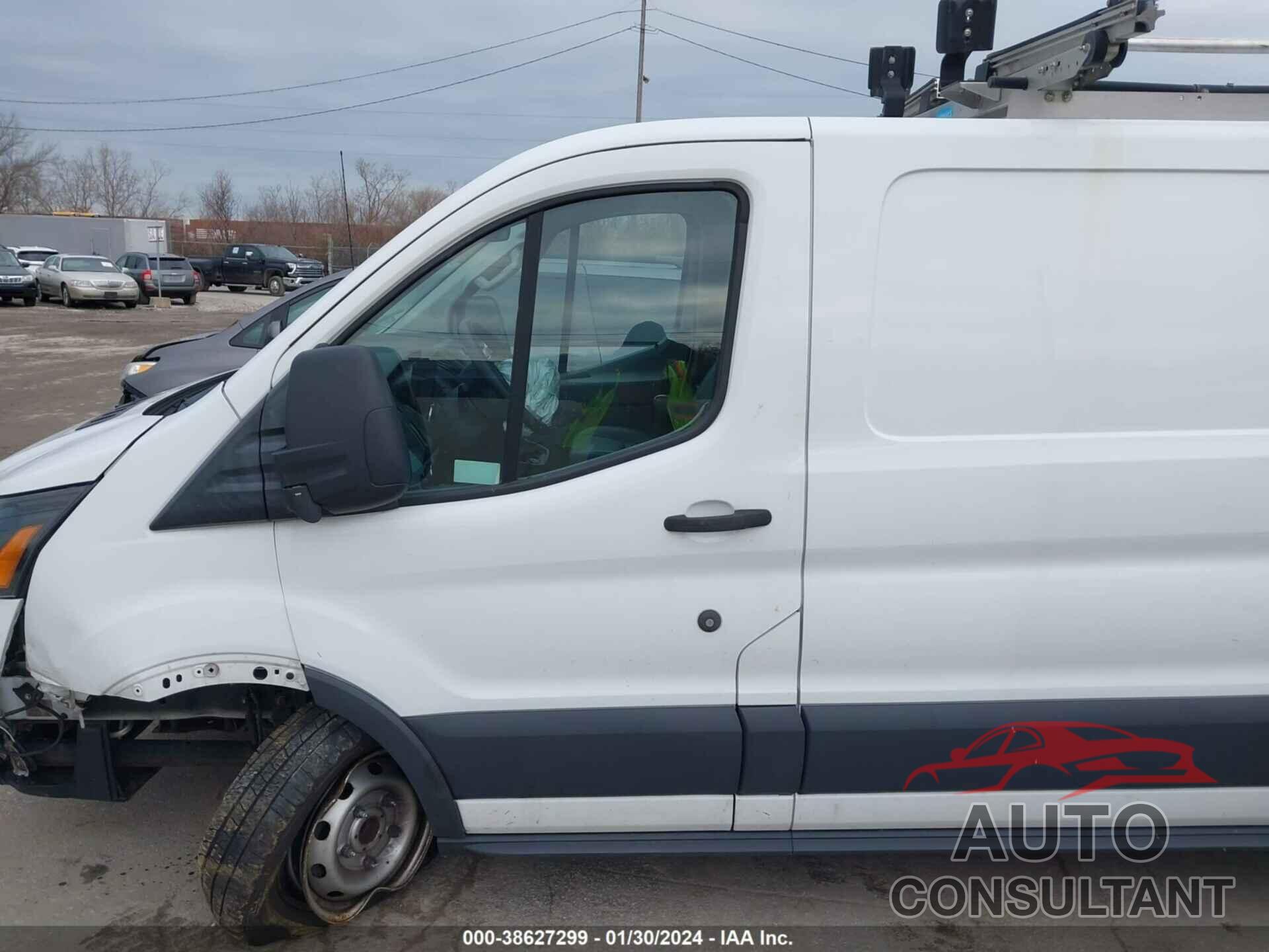 FORD TRANSIT-150 2018 - 1FTYE1ZM3JKA77757