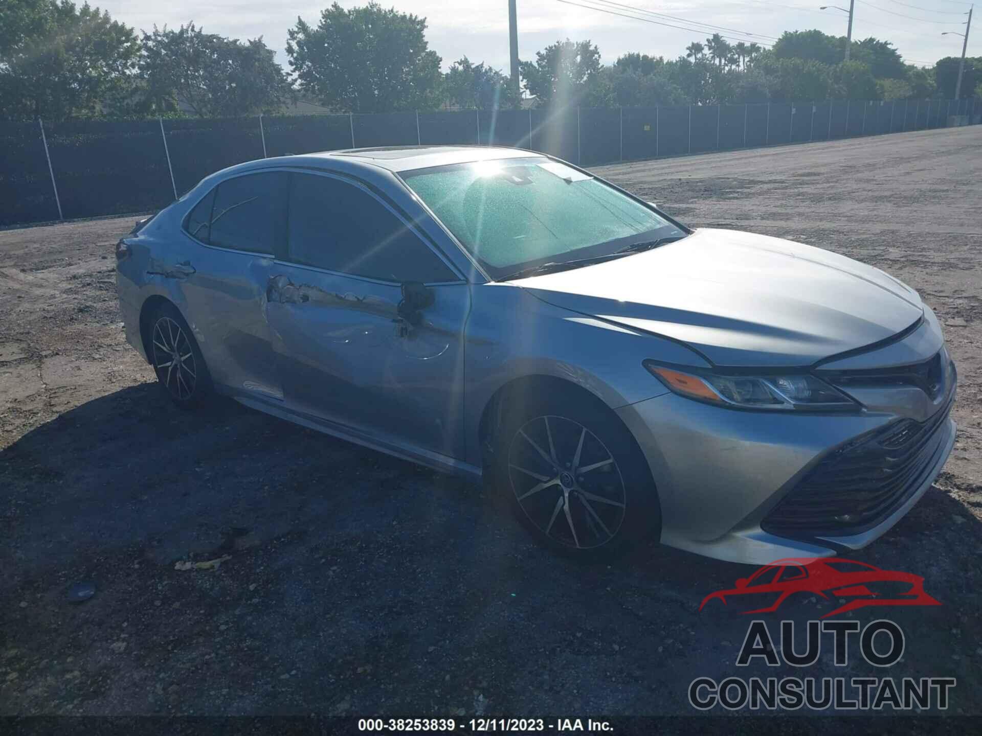 TOYOTA CAMRY 2022 - 4T1G11AK0NU629853