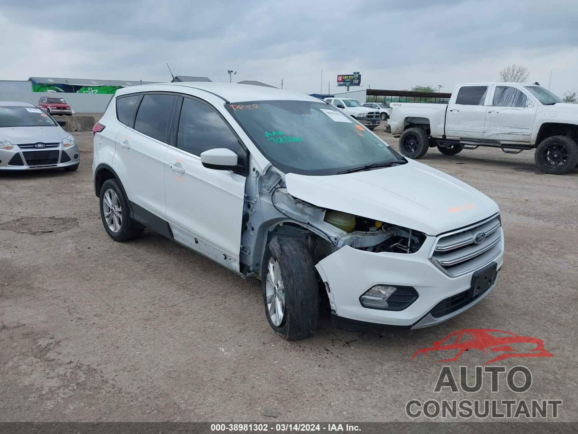 FORD ESCAPE 2019 - 1FMCU0GD5KUA18284