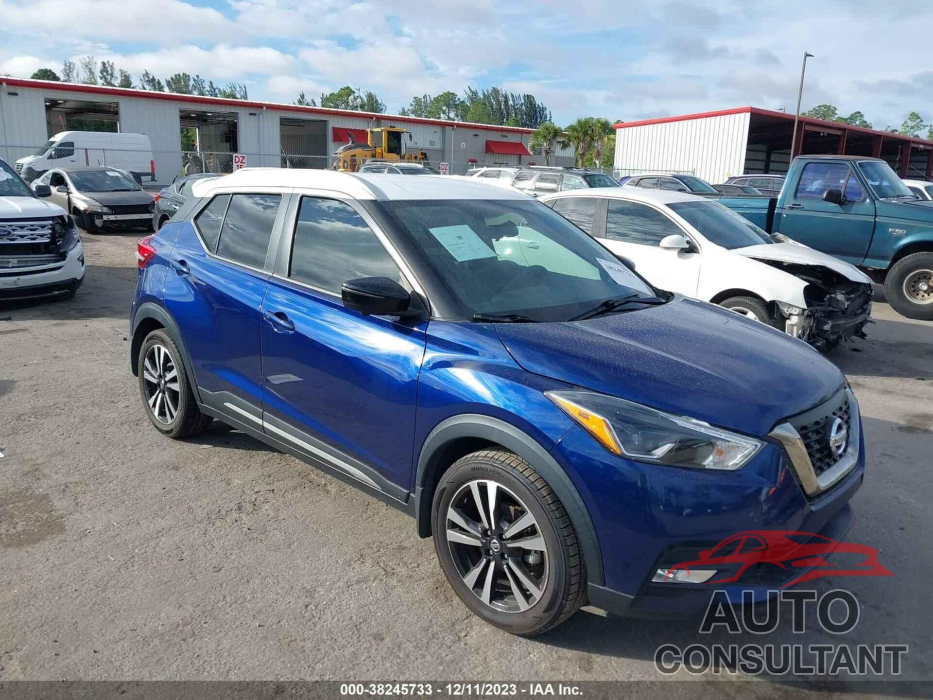 NISSAN KICKS 2018 - 3N1CP5CU2JL533365