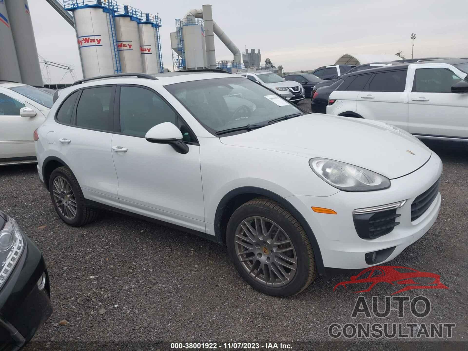 PORSCHE CAYENNE 2016 - WP1AA2A27GKA16058