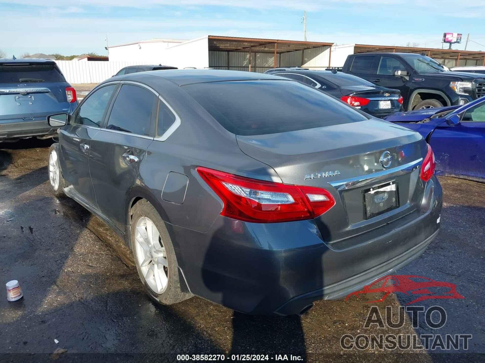 NISSAN ALTIMA 2017 - 1N4AL3AP5HC250830