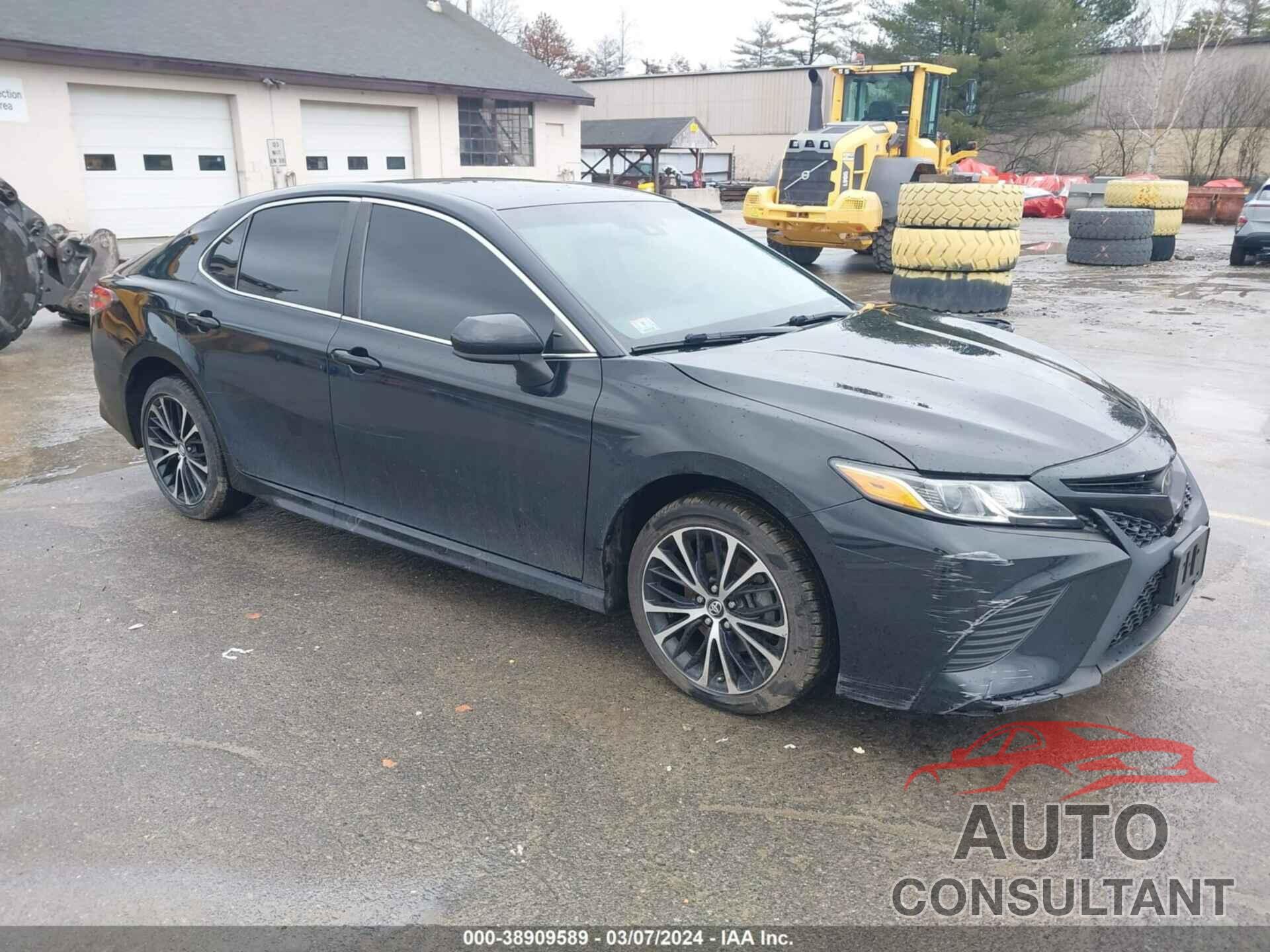 TOYOTA CAMRY 2018 - 4T1B11HKXJU568005