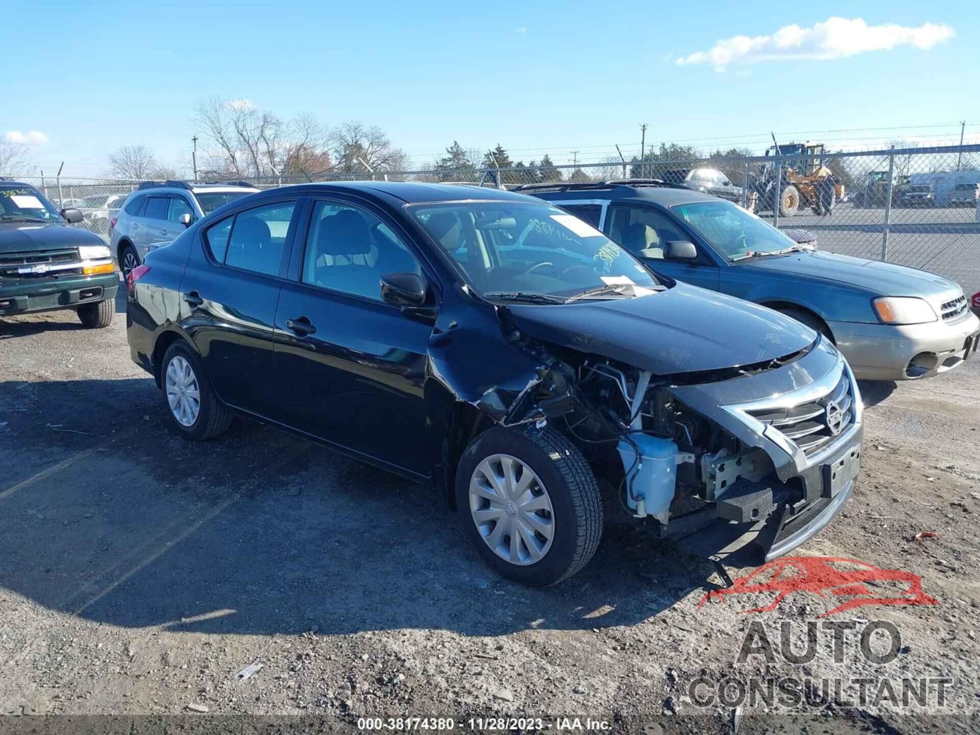 NISSAN VERSA 2018 - 3N1CN7AP4JL805994