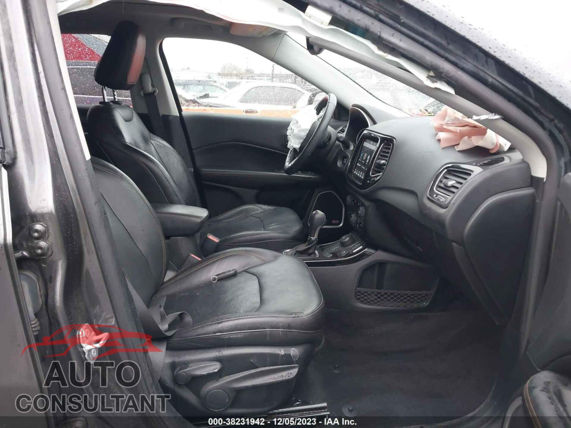 JEEP COMPASS 2018 - 3C4NJDCB6JT239046