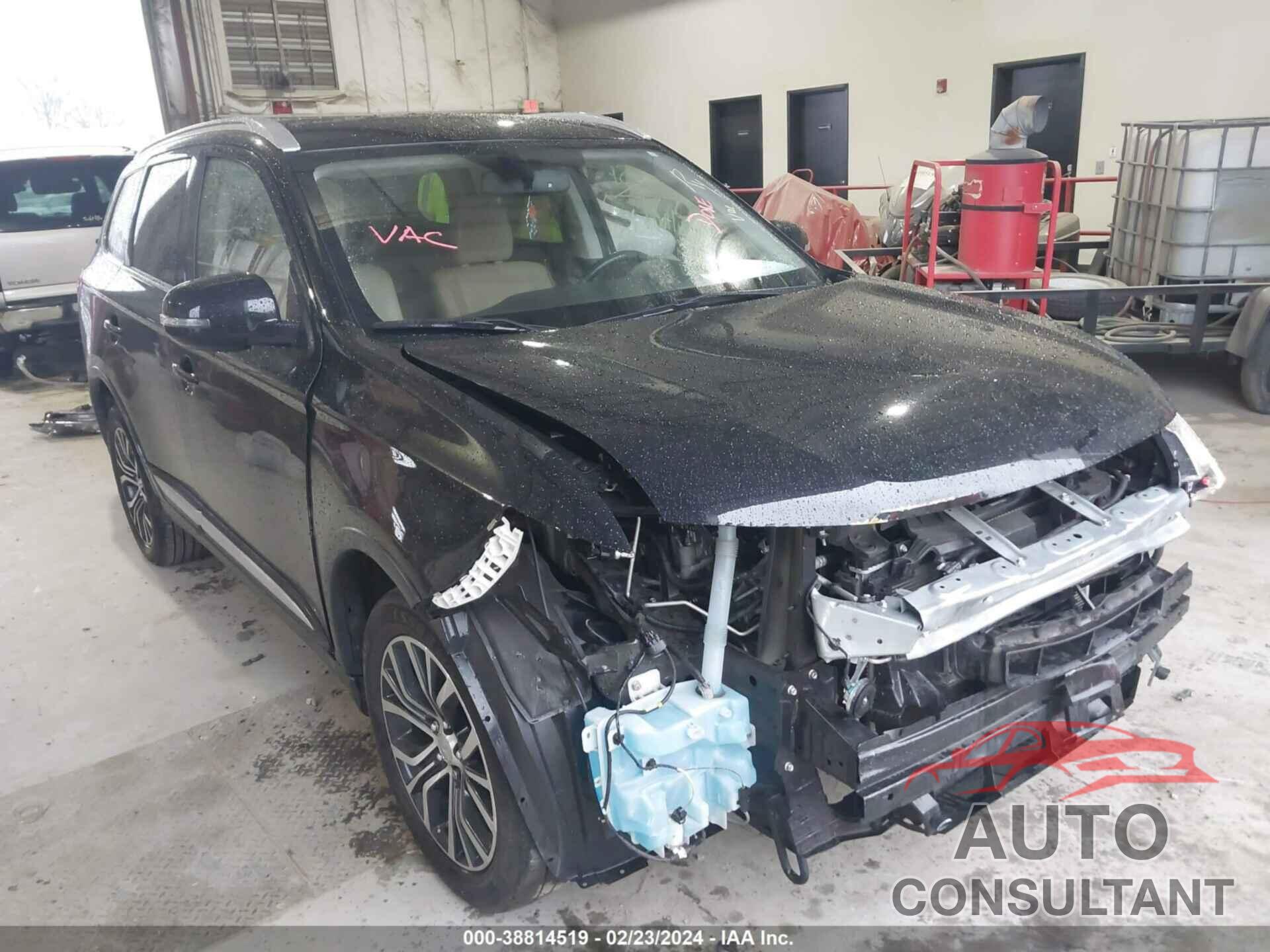 MITSUBISHI OUTLANDER 2018 - JA4AD3A32JJ004835