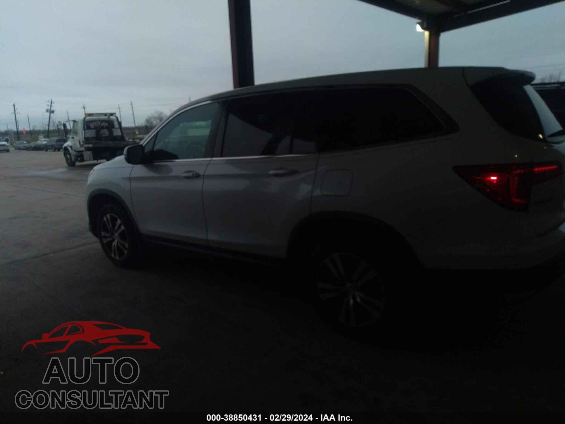HONDA PILOT 2017 - 5FNYF5H64HB021955